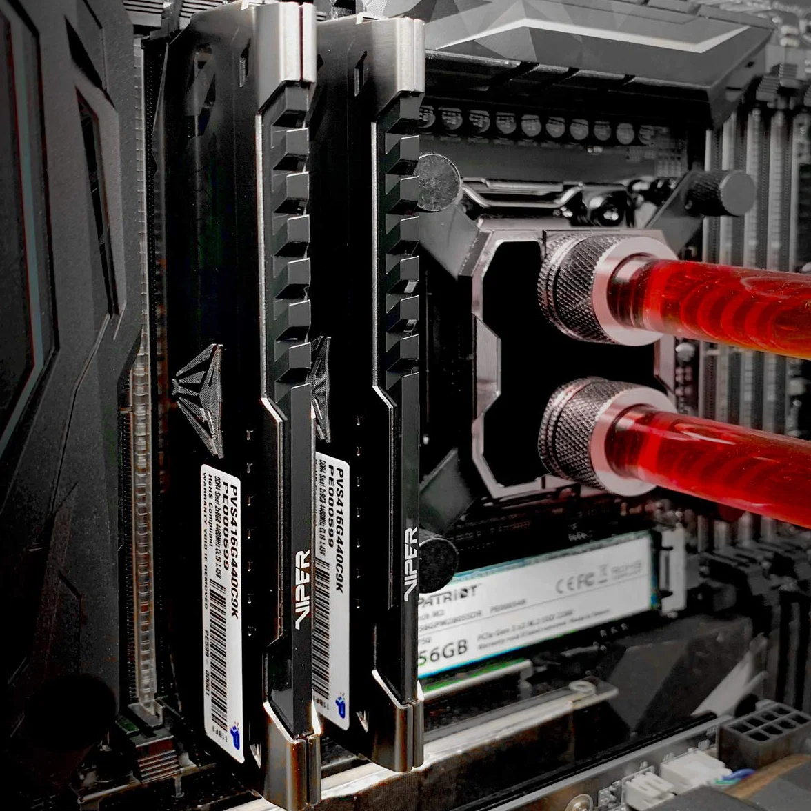 Patriot Viper Steel RAM DDR4 3600 Mhz 16GB (2x8GB) C18 Kit di Memoria Gaming XMP 2.0 Grigio