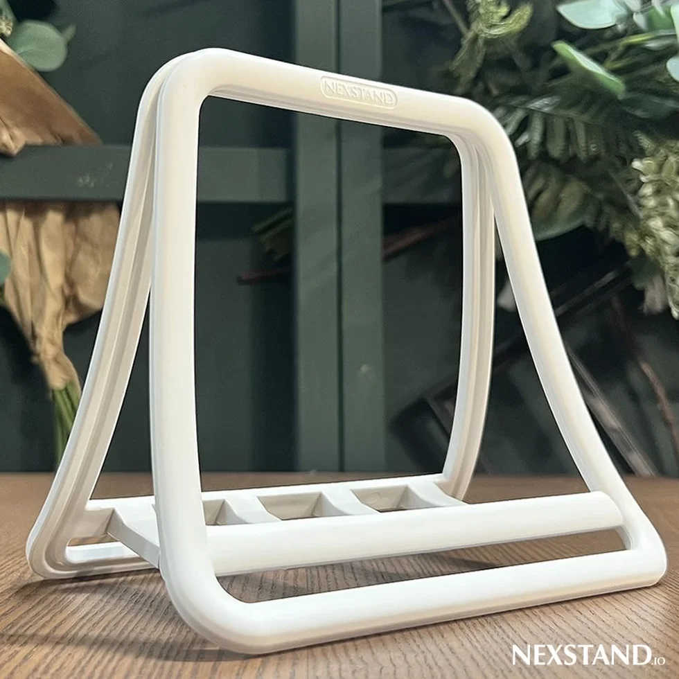 Nexstand K11 Supporto verticale per computer portatile, bianco, supporto per computer portatile, organizer salvaspazio per tutti i MacBook, Surface, Samsung, HP, Dell