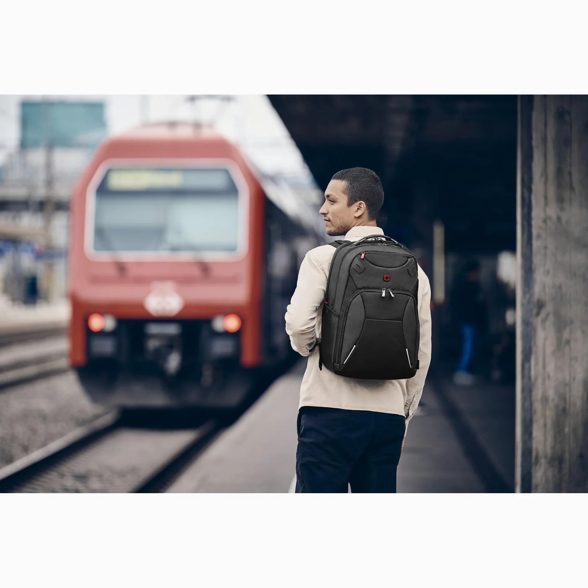WENGER Zaino Porta PC Cosmic, Notebook 17”, Tablet 10”, 30 l, Organizer, Uomo Donna, Ufficio Viaggi di Lavoro Università, Nero, 653187