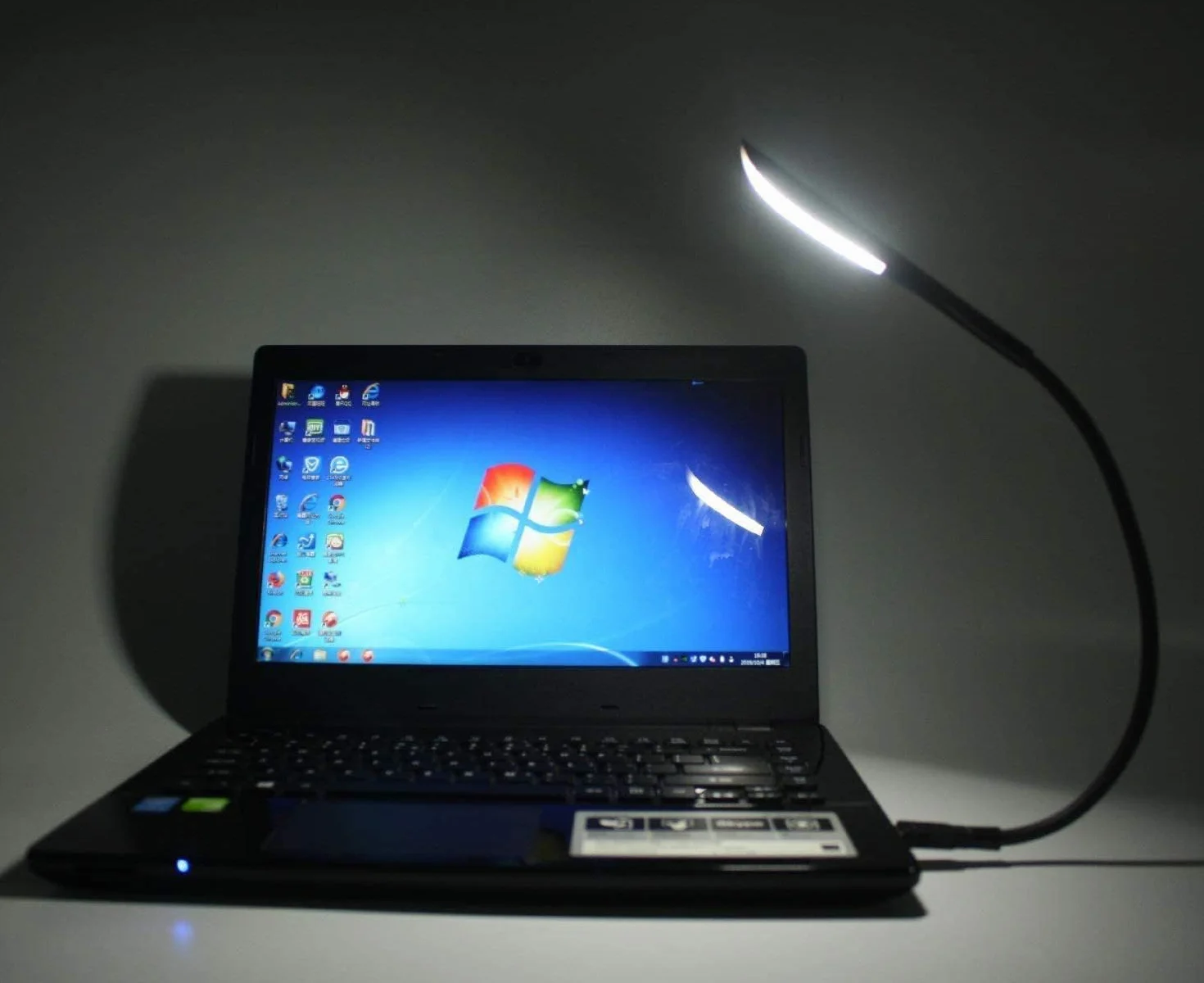 LED Luce USB Dimmerabile, Lampada USB per PC Portatile, Lampada LED USB per Tastiera Computer, Collo D'Oca Flessibile, luminosità a 3 Livelli