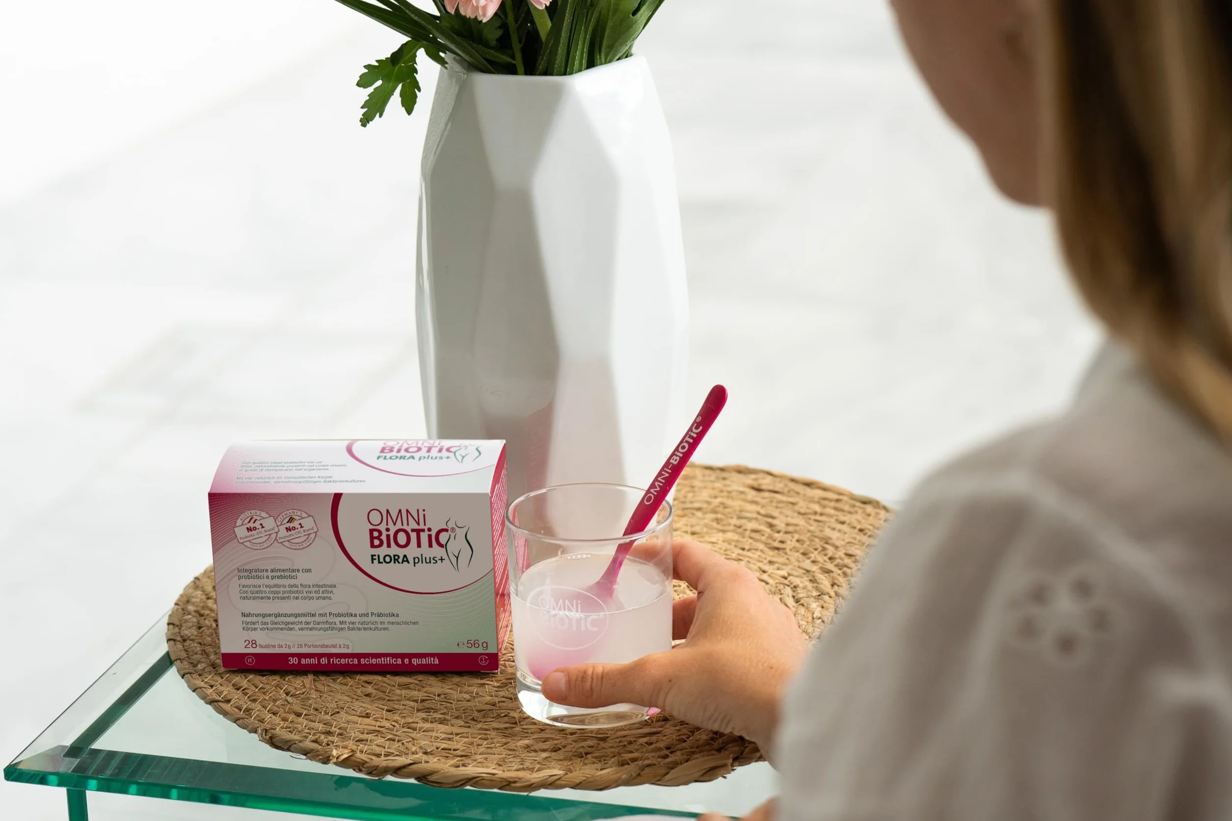 OMNi BiOTiC FLORA plus+ Integratore Alimentare Probiotici Prebiotici Polvere Vegano Senza Glutine 28 Bustine da 2 g