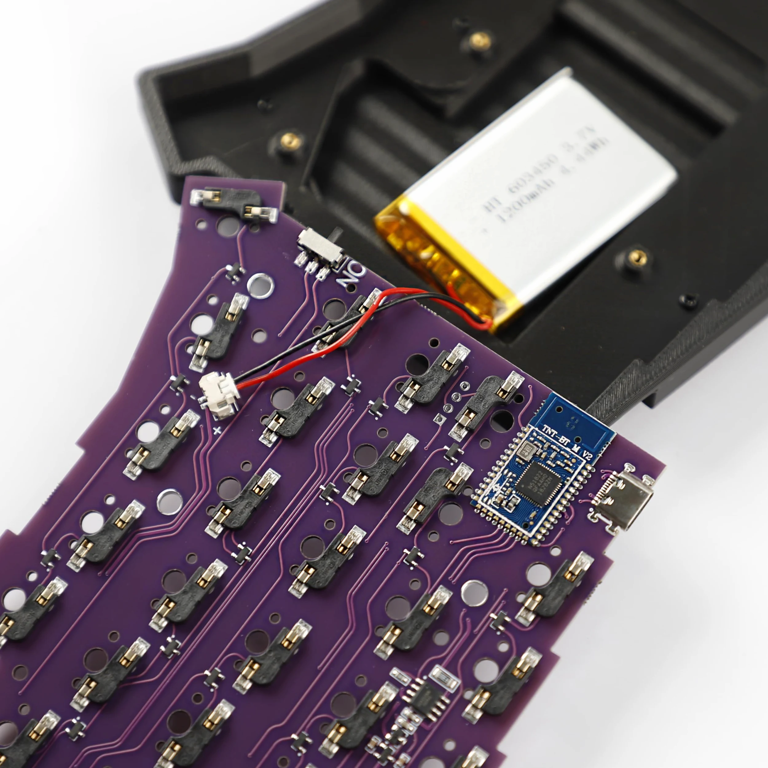 YMDK Sofle Tastiera Wireless Split 2.4Ghz 64 Tasti Ergonomica Hotswap 60% Layout 3D PLA Vial All Key Programmabile Mini Kit Tastiera da Gioco Indipendente