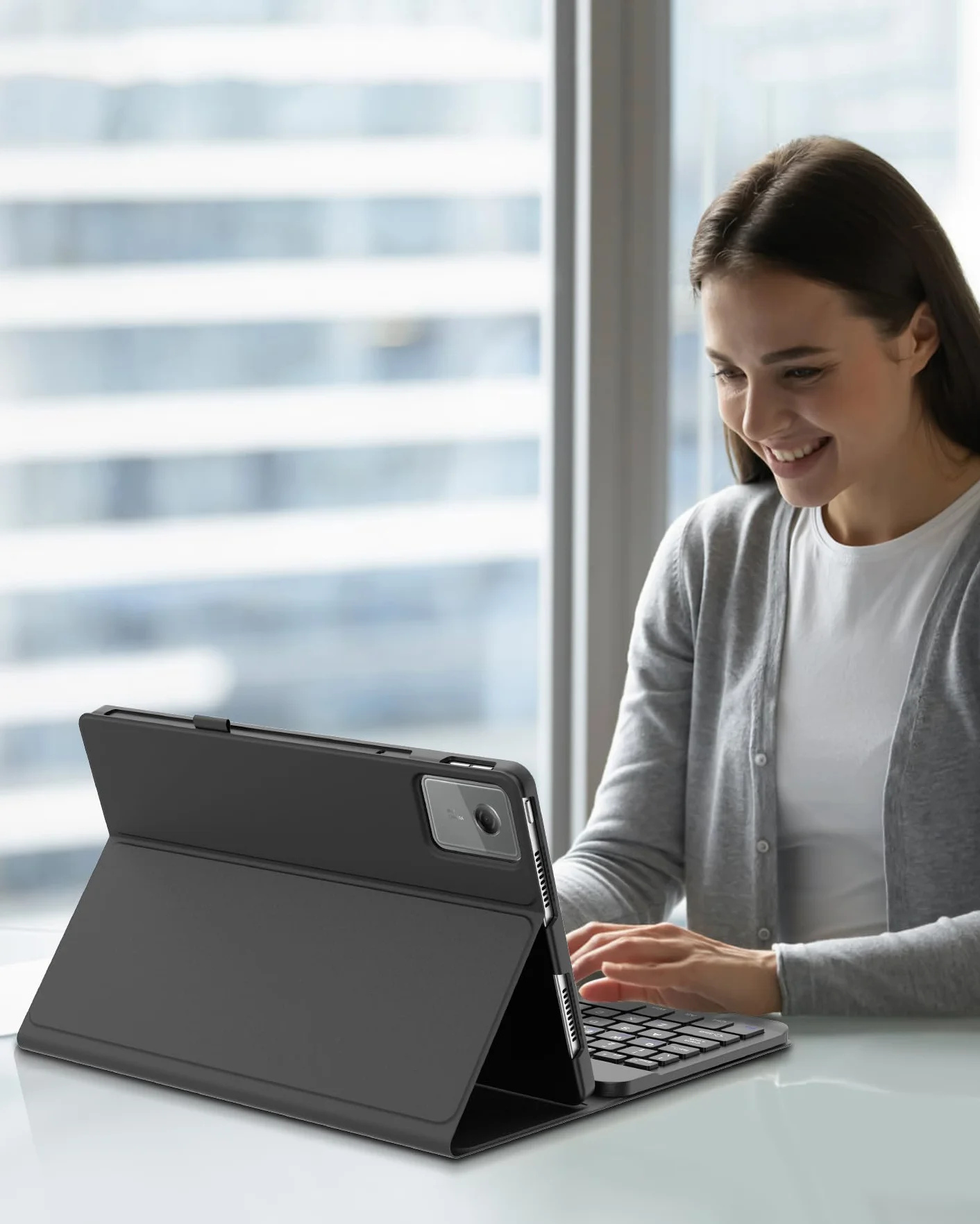 Custodia con Tastiera per Lenovo Idea Tab 11 (2025), Tab M11 (2024) & Motorola Moto Pad (2026), Layout Italiano, Senza Retroilluminazione, Senza Touchpad, Bluetooth 5.0, Nero