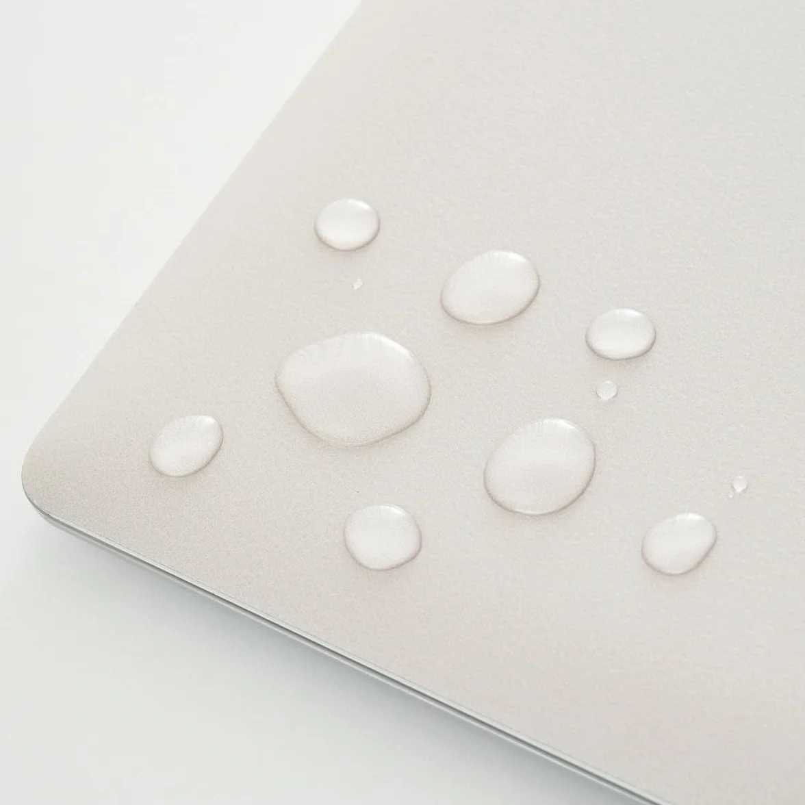 Adesivo per Laptop 15-15,6 Pollici, Pellicola in Vinile Riutilizzabile per Coprire Laptop da 13, 13,3, 14, 15,4 Pollici, Decorativo, Antigraffio, Impermeabile (066 Bianco Crema)