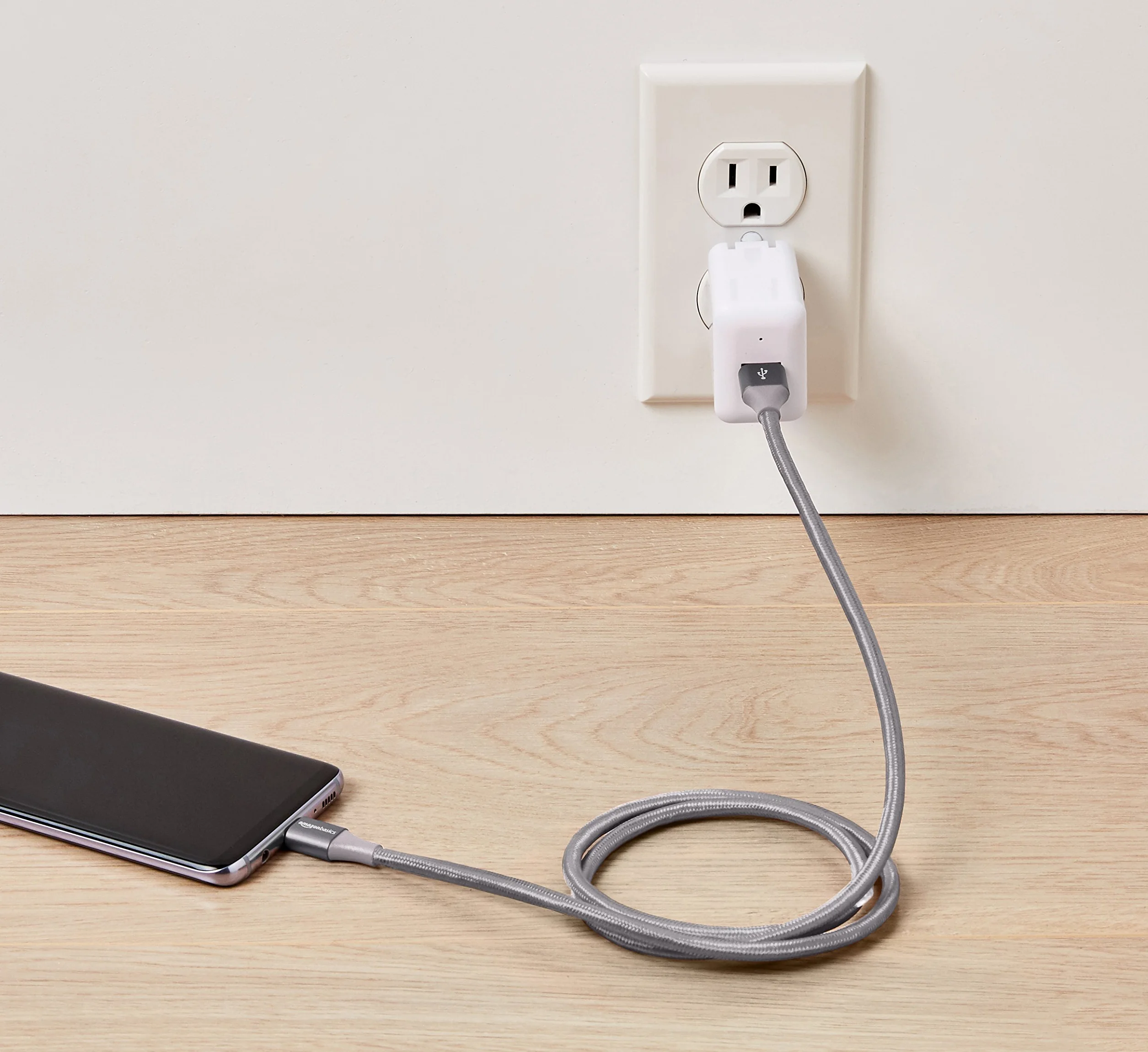Amazon Basics Cavo di ricarica USB 3.1 Gen 2, da USB-C a USB-A, in nylon a doppia treccia, 0.9 m, grigio scuro