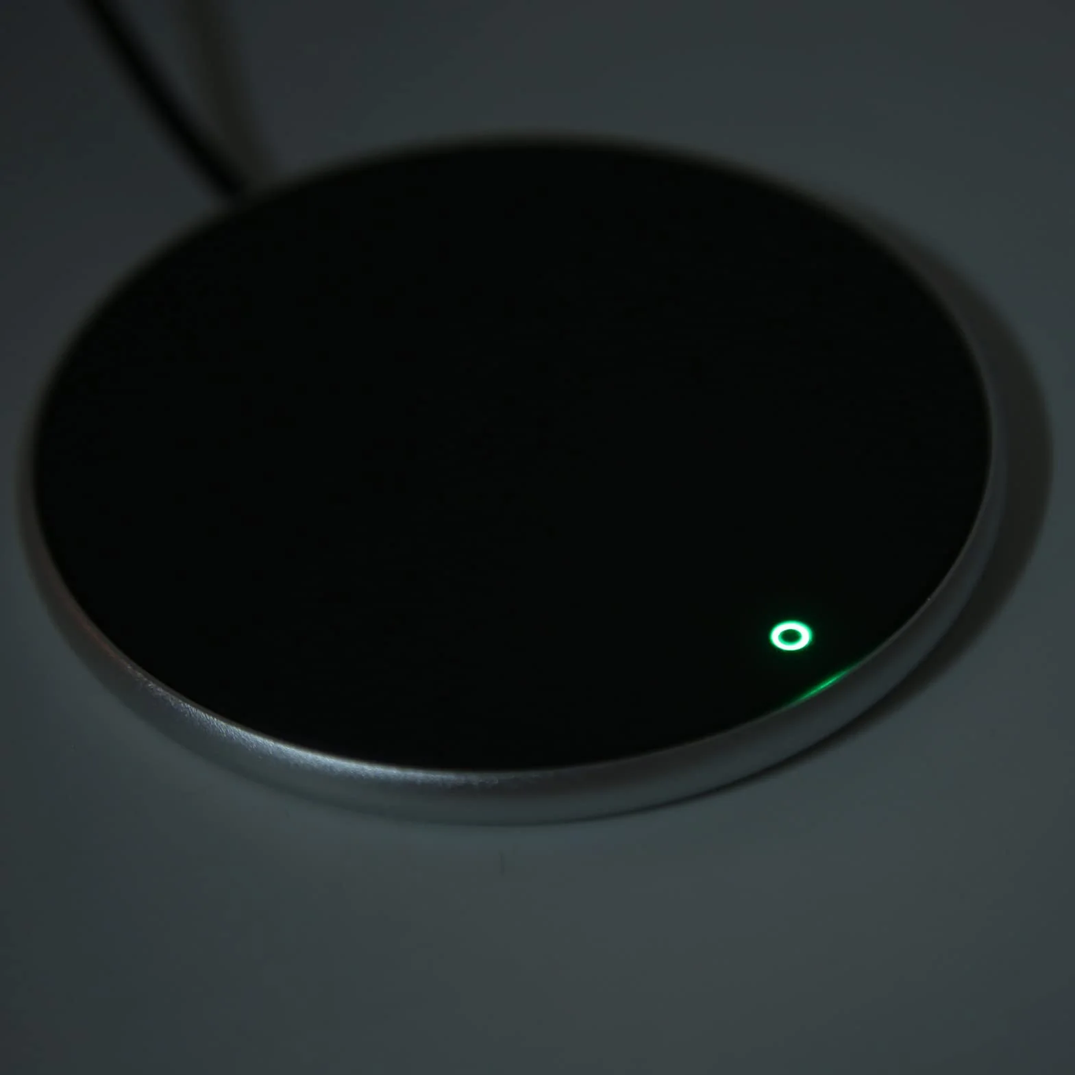 Wakects Scaldatazze USB Scalda Tazza da Scrivania con Smart Touch Interruttore e Temperatura Costante Intelligente Sottobicchiere Riscaldante per Bevanda Calda caffè Ø10,3 cm (Argento)