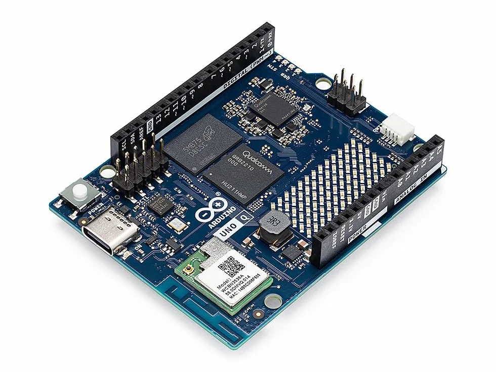 Arduino UNO Q Qualcomm Dragonwing QRB2210 STM32U585 AI Vision Voice IoT Robotica Linux Debian OS Wi-Fi 5 USB-C