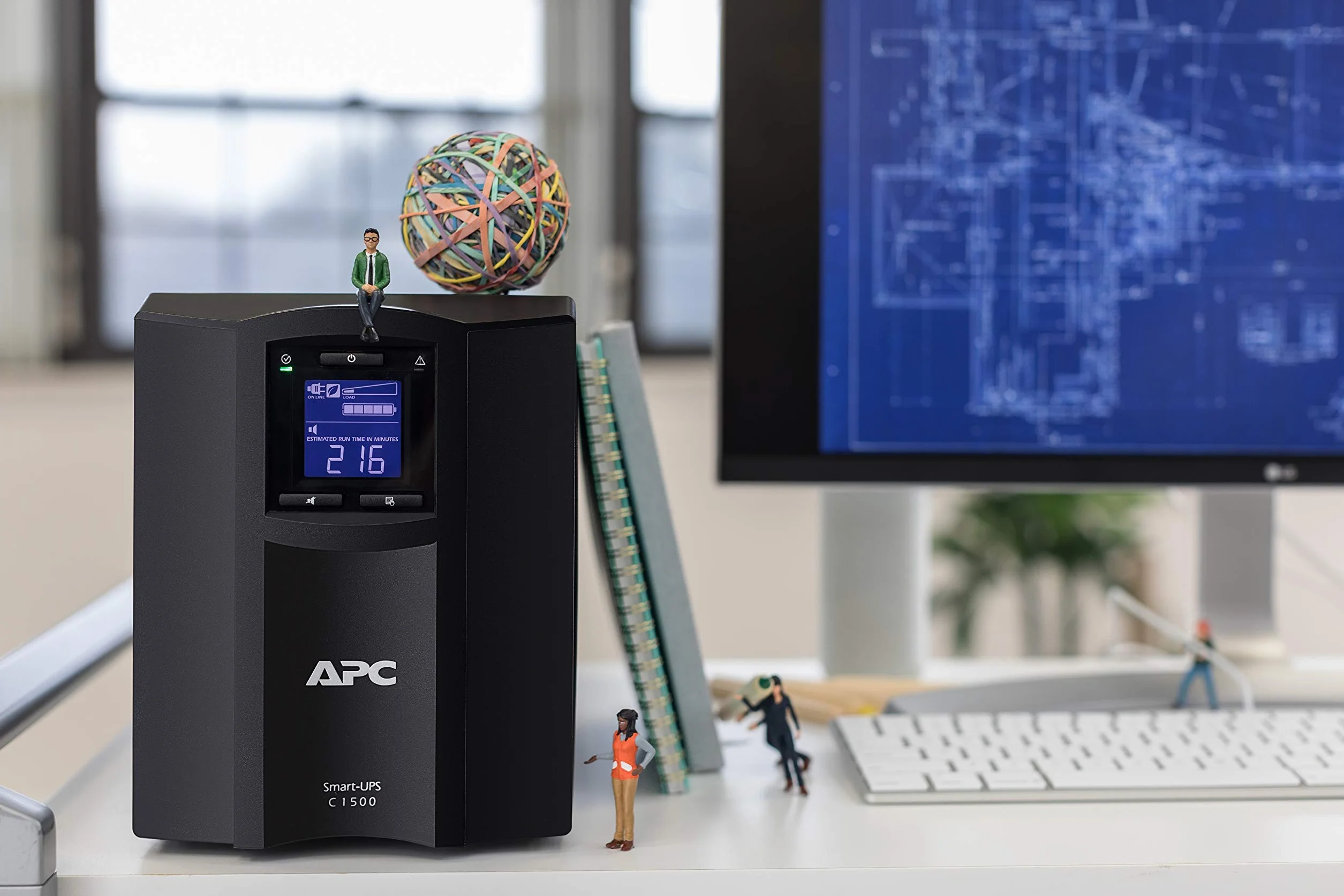 APC Smart-UPS SMC SmartConnect - SMC1500IC - Gruppo di Continuità (UPS) 1.500VA (Connesso al Cloud, 8 Uscite IEC-C13)