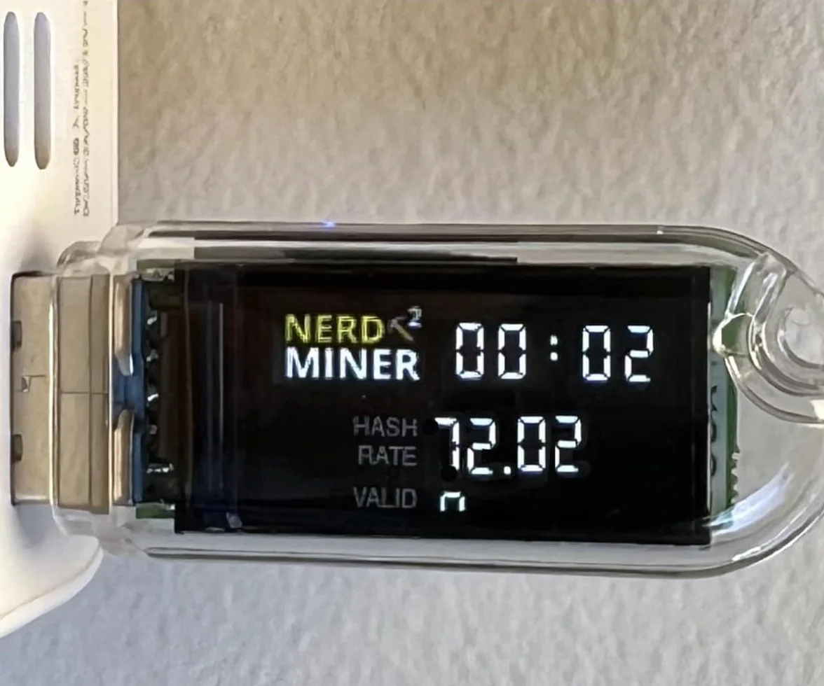 CEDER Nerdminer V2 Bitcoin BTC Miner Lottery Miner (T-Dongle) già assemblato