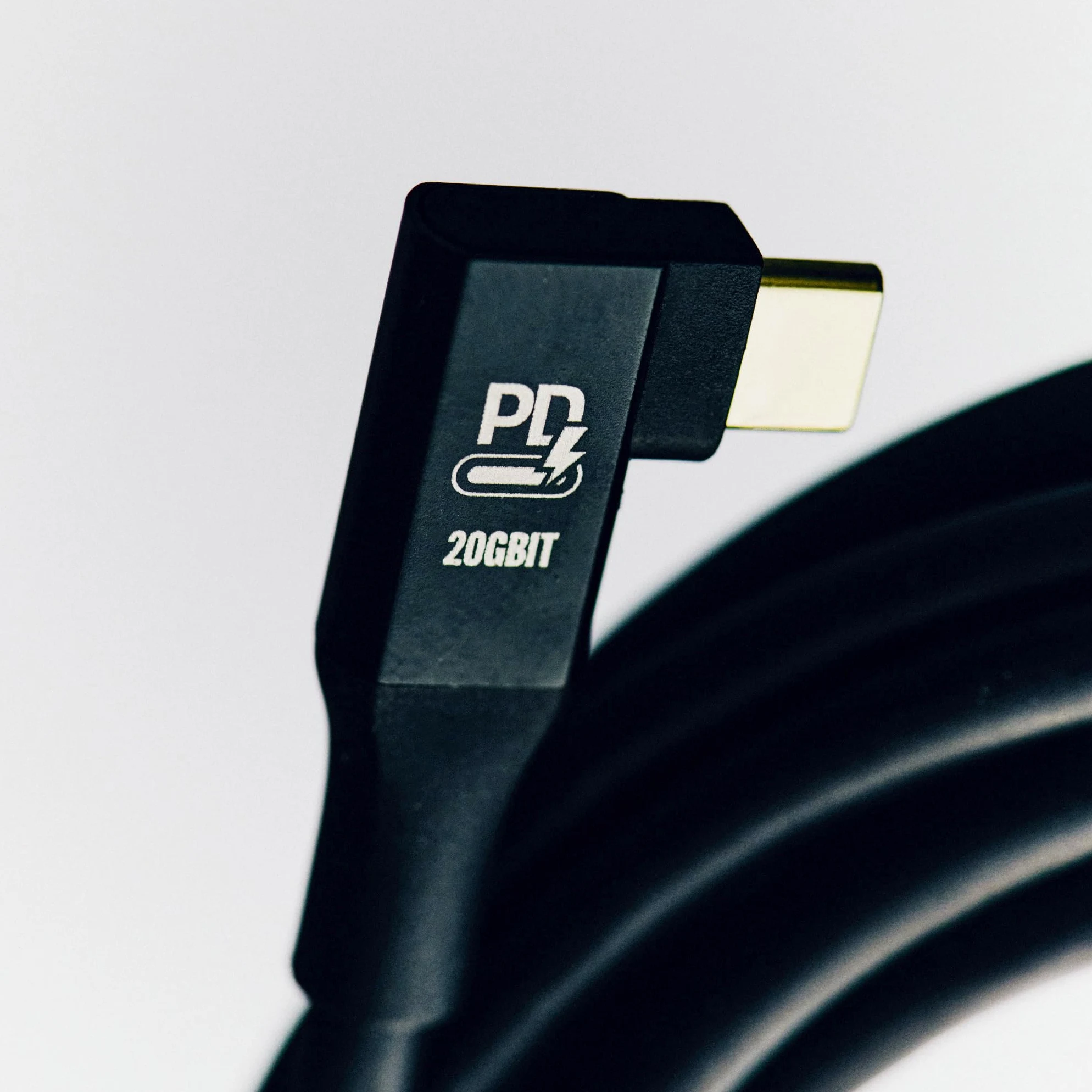 Gelatin Pantera - Cavo USB-C da 5 m, 20 Gbit | 20 Gbps bidirezionale, ricarica Power Delivery, modalità DisplayPort Alt per display Eizo e Studio, angolo retto, 5 m
