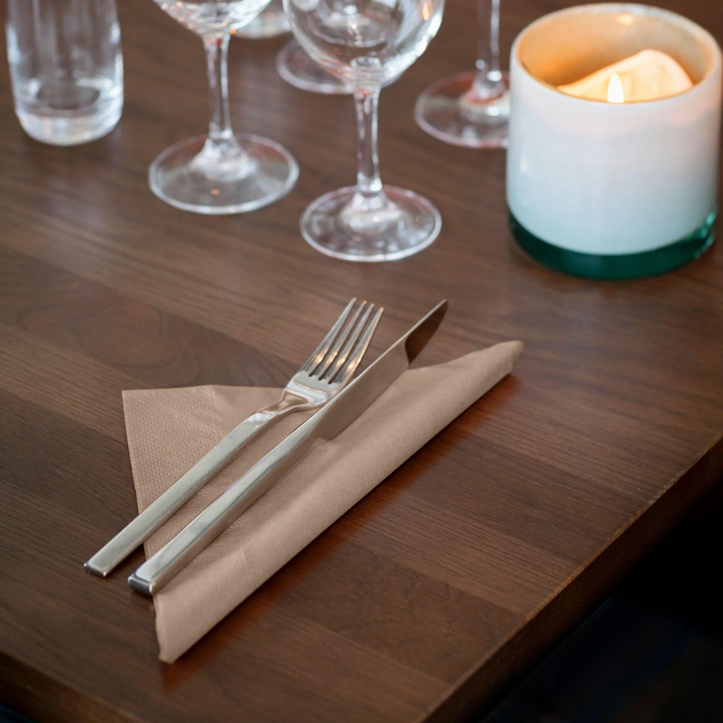Tork Natural Tovagliolo da Pranzo 1/4 di Piega 2 Veli 33x33 cm 200 Tovaglioli 477350