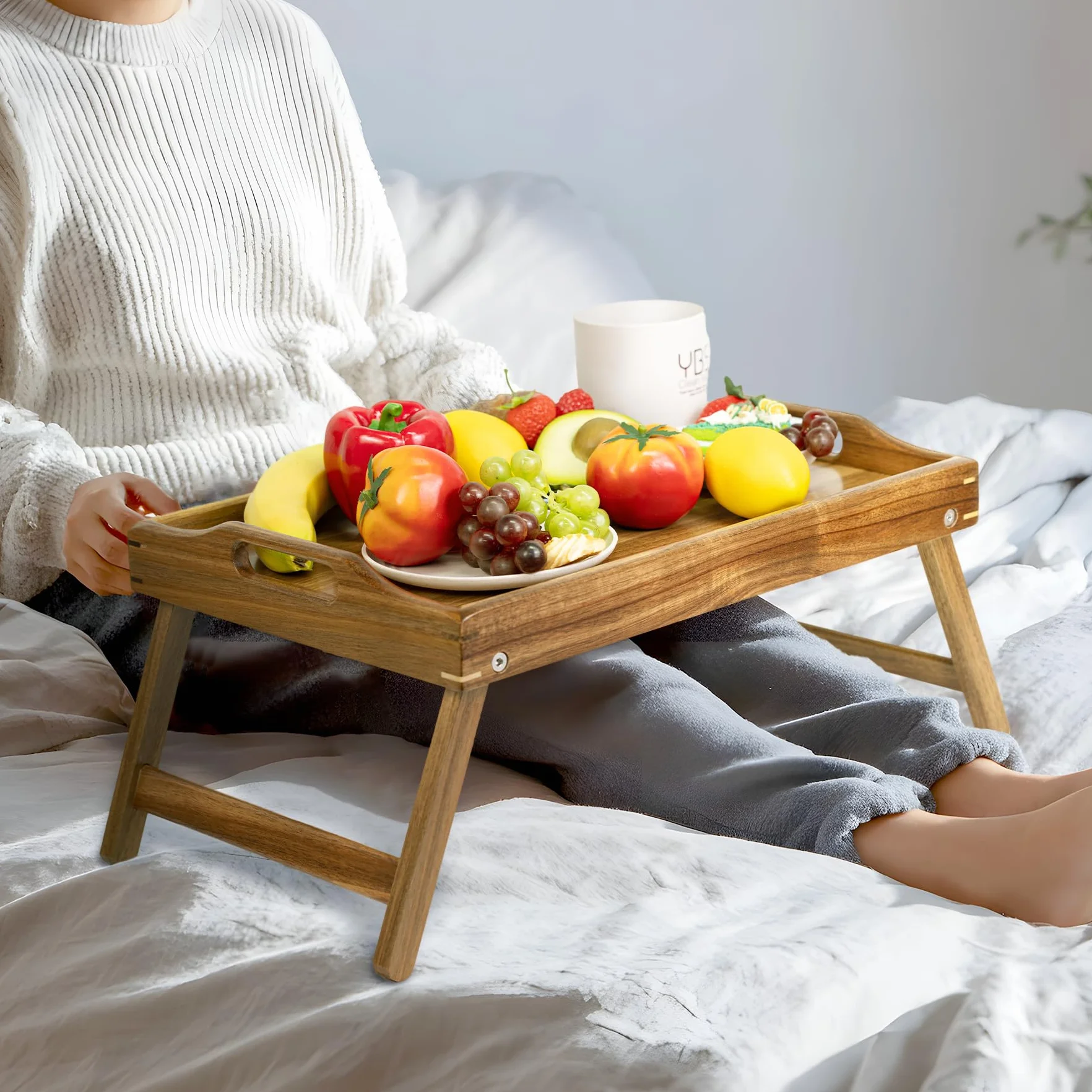 Utoplike Vassoio da letto in acacia per mangiare, vassoi da colazione con gambe pieghevoli per letto, tavolino pieghevole in legno per divano