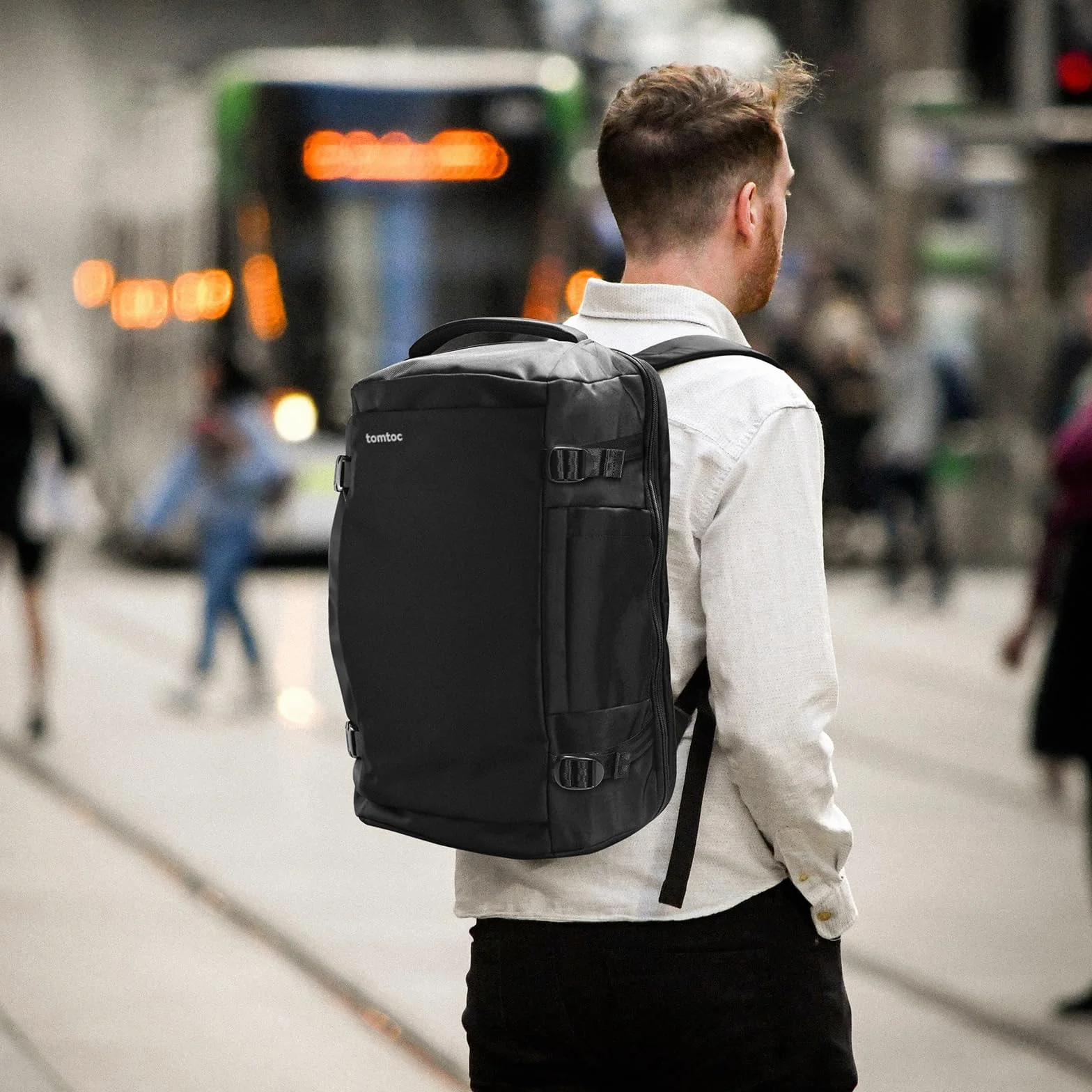 tomtoc Zaino Viaggio 40L, Adatto alla TSA, Omologato per il Volo, Bagaglio a Mano per Viaggi d'Affari, Resistente all'Acqua, Zaino Aereo Grande, zaini per Portatili fino a 17,3 Pollici, Senza PFAS