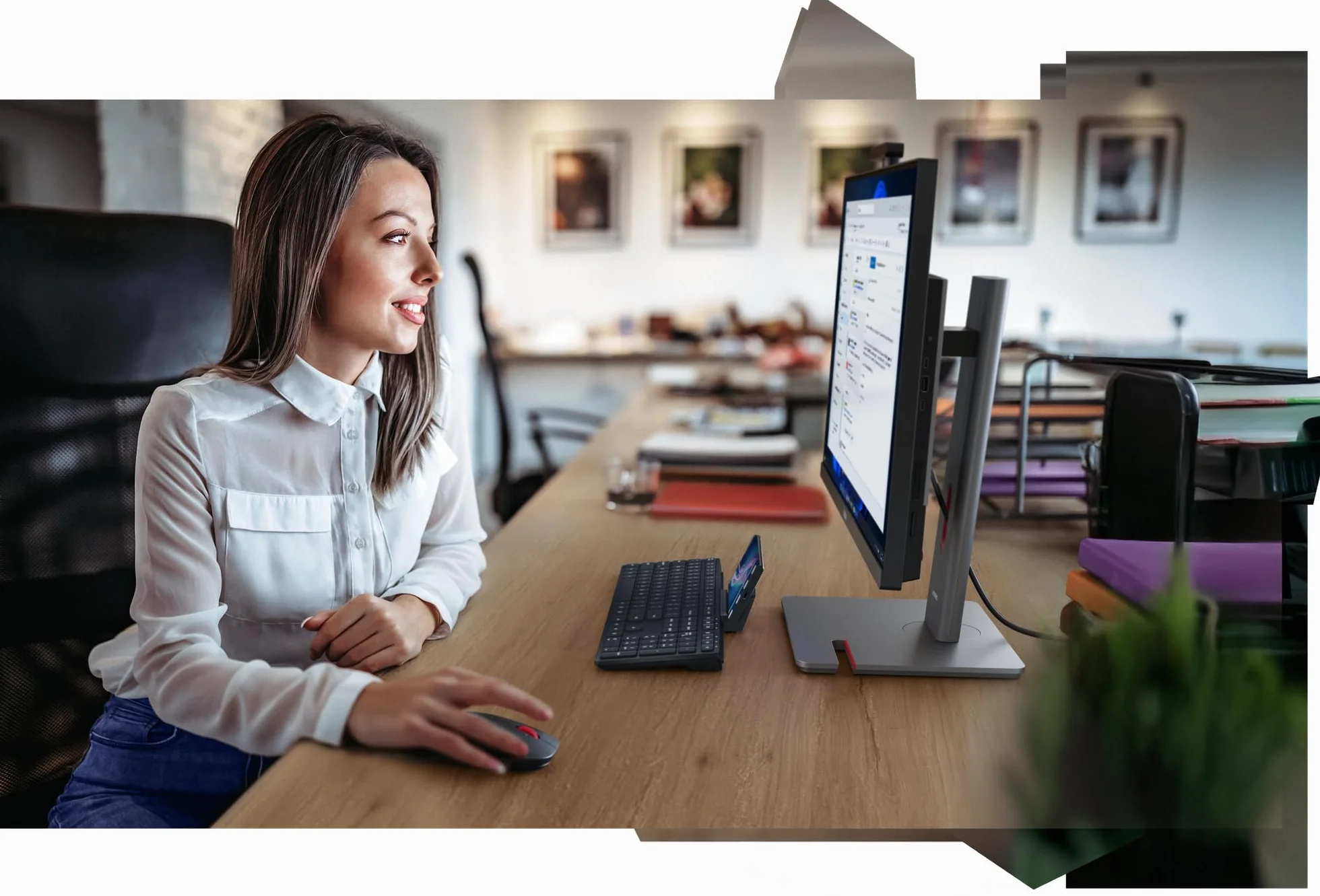 Lenovo Wireless Multi-Mode Pro Combo Tastiera + Mouse 6000 - Italia, set tastiera silenziosa 3-zone + mouse ambidestro, Bluetooth 5.3 e 2.4GHz con ricevitore USB, DPI fino a 4000, AES-128