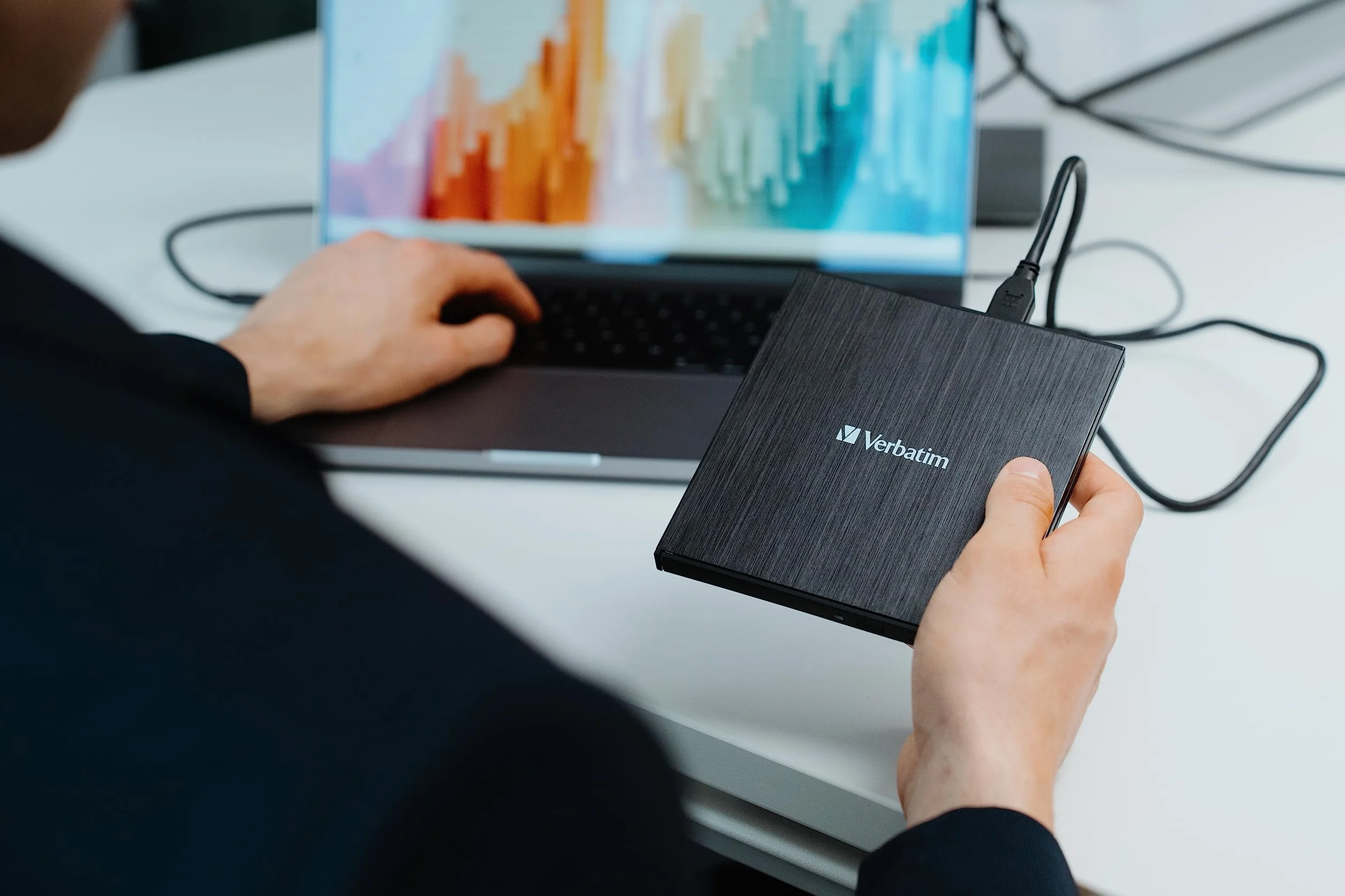 VERBATIM Masterizzatore esterno Blu-ray Slimline I USB 3.1 Gen 1 con connessione USB-C I Lettore Blu-ray I Unità Blu-ray esterna compatta per grandi backup I Lettore Blu-ray esterno I nero