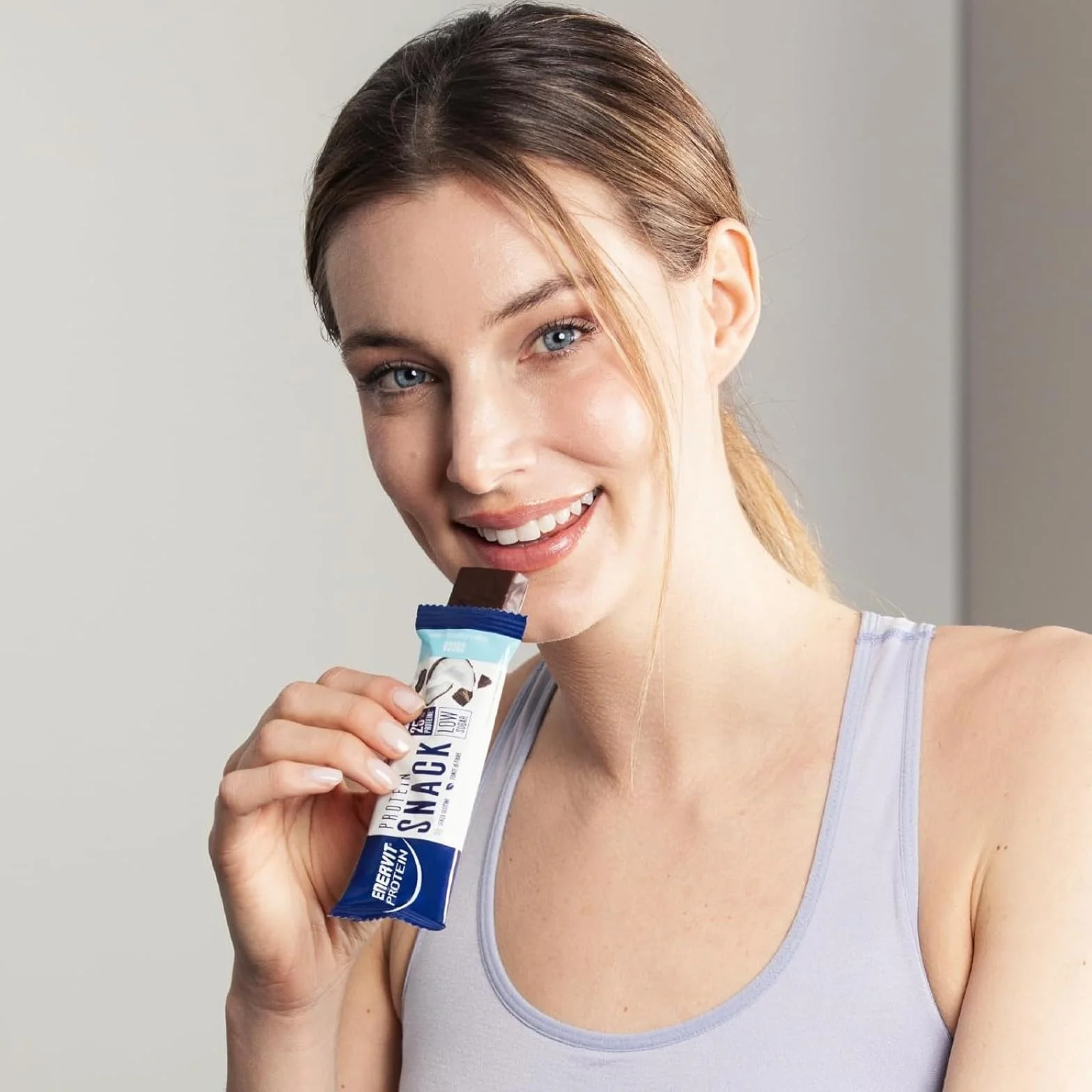 Enervit Protein Snack al Cocco e Cioccolato Fondente, Barrette Proteiche Low Sugar, 8 x 27g