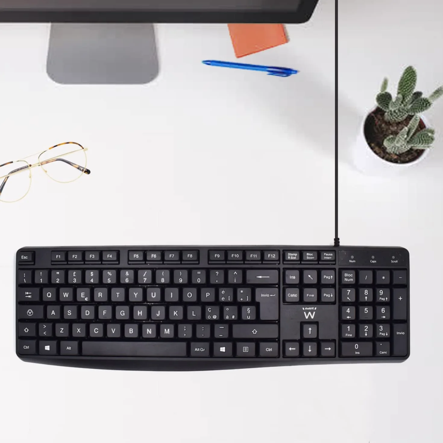Ewent Tastiera Cablata USB Digitazione Silenziosa Layout QWERTY Italiano PC Notebook Cavo 1.5m Nera