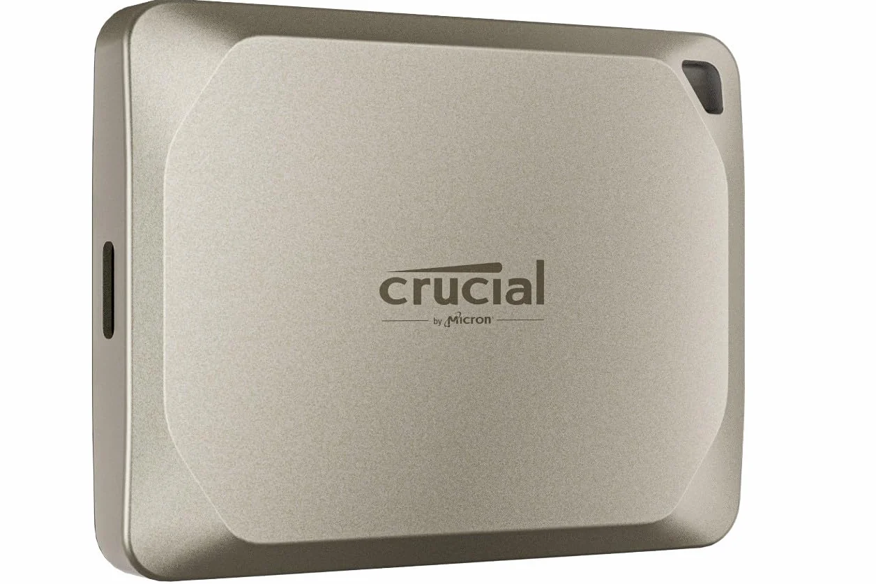 Crucial X9 Pro per Mac SSD 1TB Esterno SSD Portatile, fino a 1050 MB/s in lettura e scrittura, Adatto a Mac, Resistenza ad Acqua e Polvere (IP55), USB-C 3.2 - CT1000X9PROMACSSD9B02