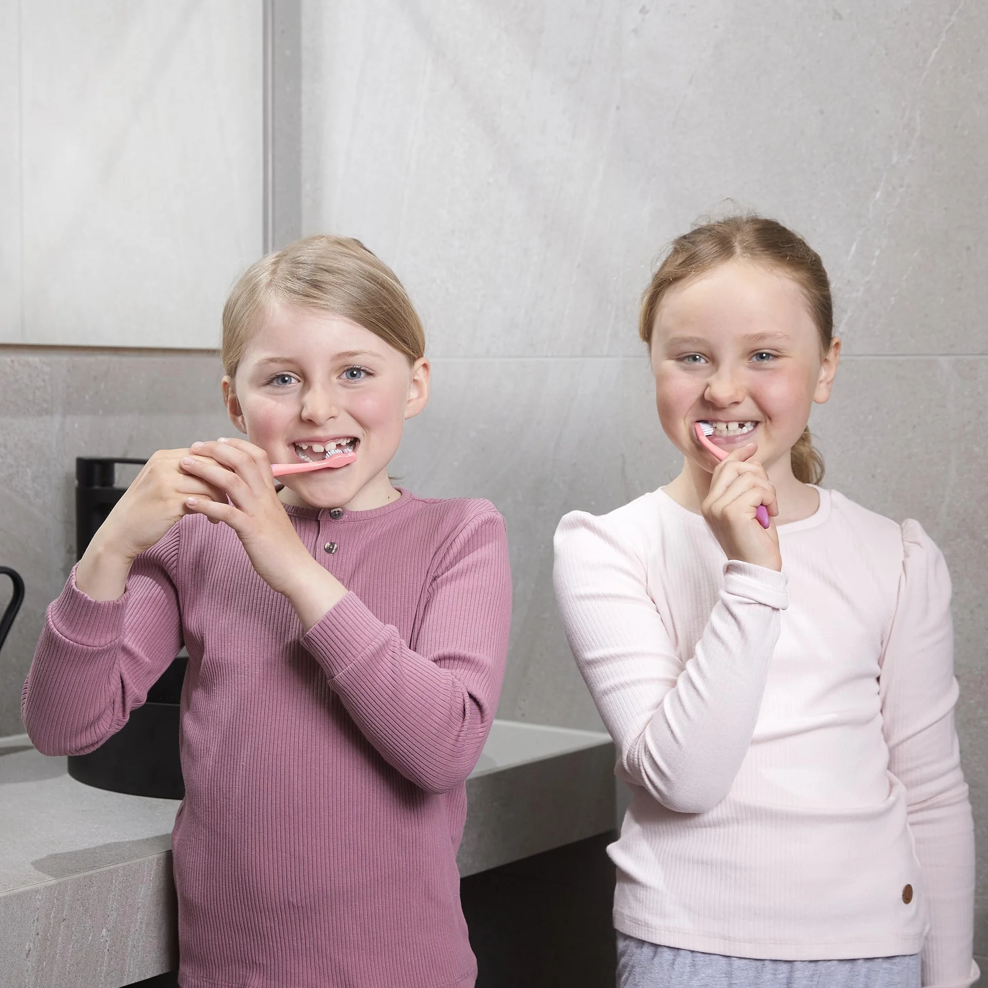 Jordan Step 2 Spazzolino da denti Bambini 3-5 anni Setole morbide Senza BPA Rosa & Giallo 4 unità