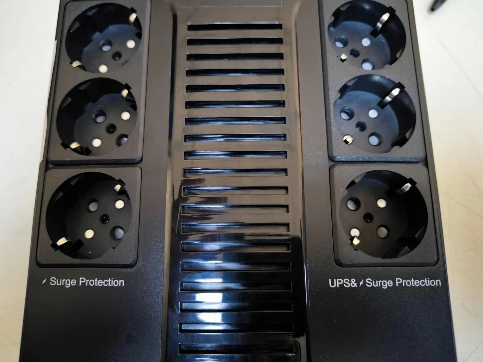 Gruppo di continuità 1400VA 900W UPS 6 SCHUKO PER PC TELECAMERE VIDEOSORVEGLIANZA TV COMPUTER