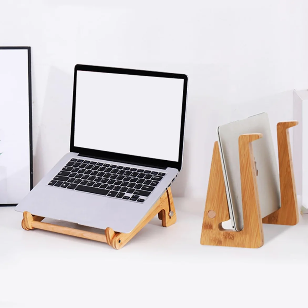 CALLARON Supporto per Laptop in Phyllostachys Pubescens Regolabile Aumento Altezza e Protezione Schiena, Design Semplice ed Elegante per Scrivania o Libreria