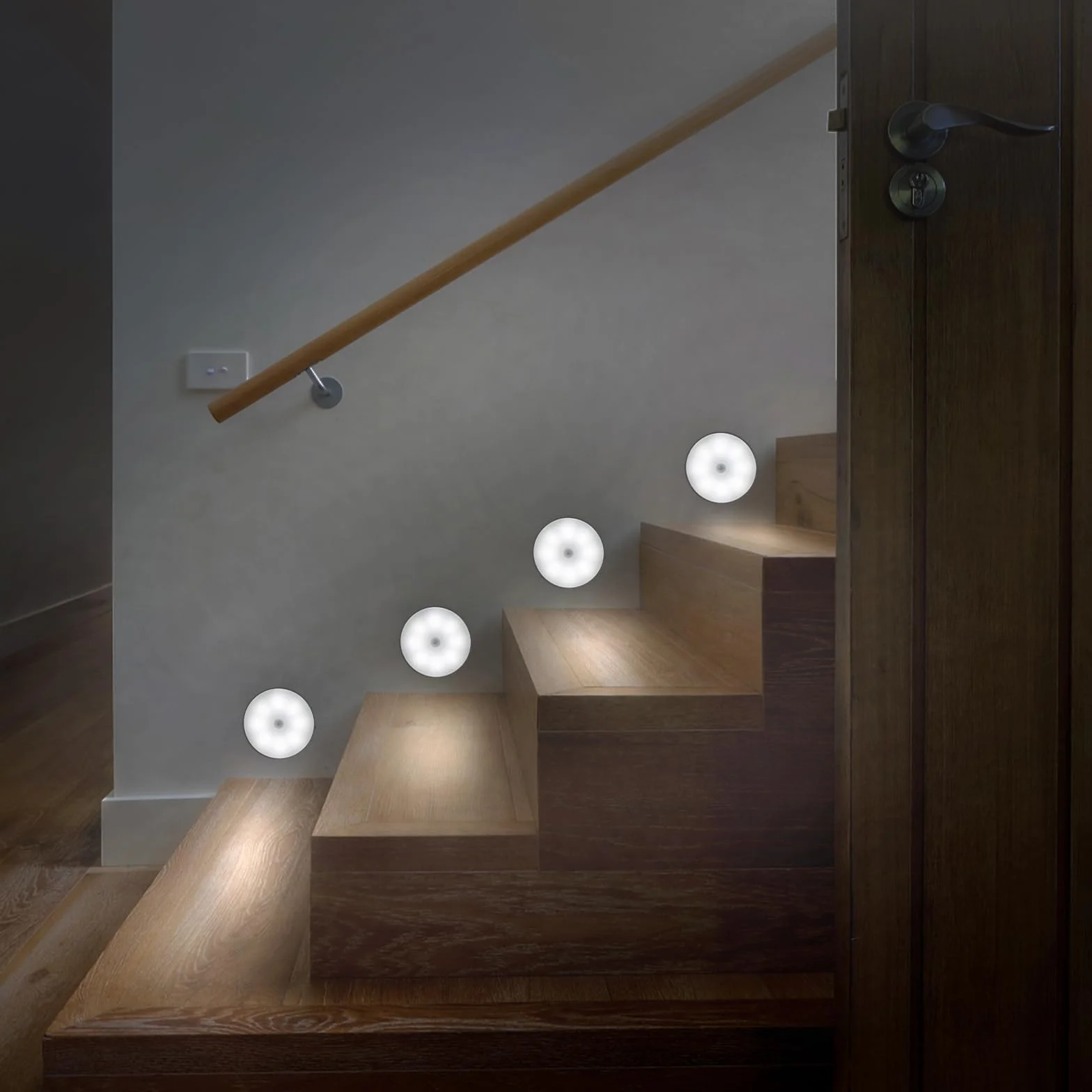 6 Pezzi 8 LED Luce Notturna LED Ricaricabile USB, Luce Wireless con Sensore di Movimento, Luce Notturna Automatica, con Striscia Magnetica o Stick-on, Perfetti per Armadio, Corridoio, Scale, ecc (A)