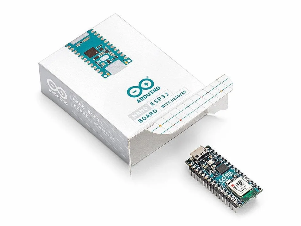 Arduino Nano ESP32 with Headers [ABX00083] - Scheda compatta con microcontrollore ESP32, WiFi e Bluetooth integrati, ideale per progetti IoT, automazione e applicazioni connesse con Arduino IDE.