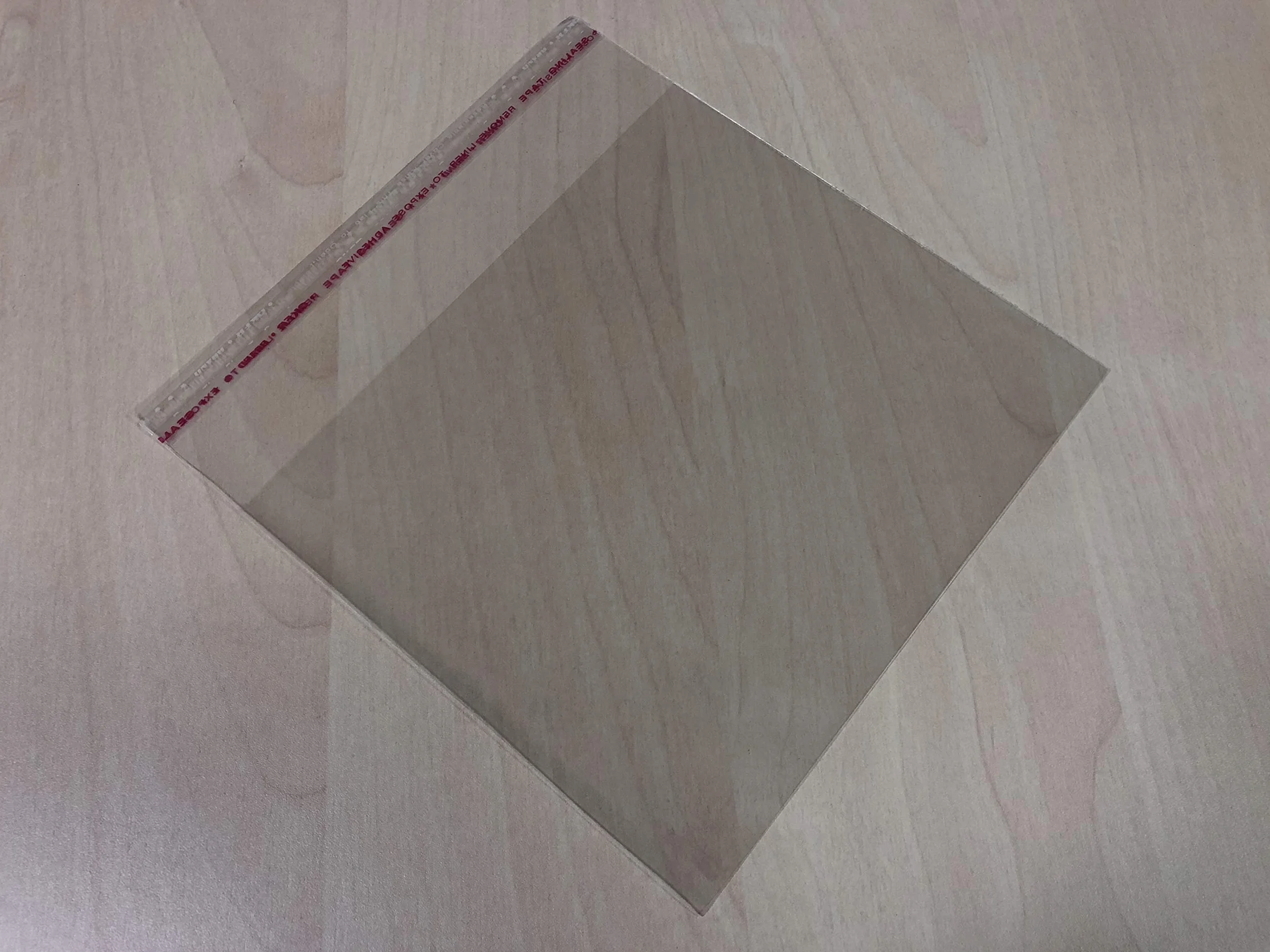 100 custodie per custodie CD Slim con patta di chiusura adesiva riutilizzabile e superficie lucida di Mordori Soluzioni Cellophane Protezione antistatica fine lembo autobloccante colla CD 5,2 mm