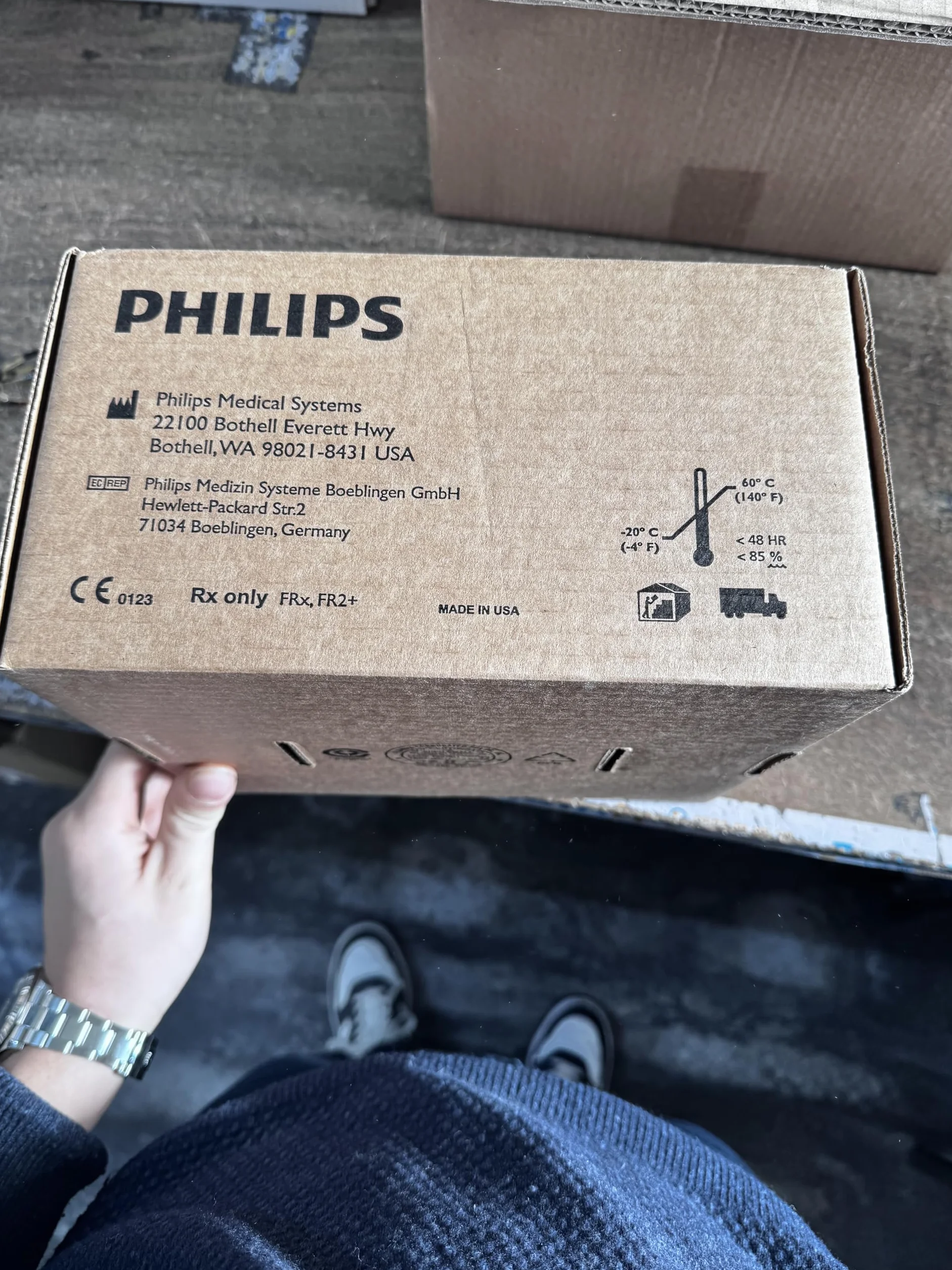 Gisinti Kit Defibrillatore Semiautomatico Philips Frx Con Teca Interno Pannello ABS Portatile Valigetta Batteria Piastre Adulto Pediatriche Garanzia 8 Anni