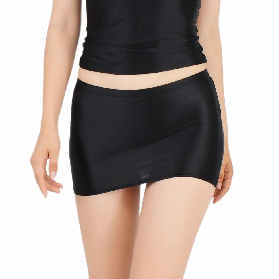 Minigonna sexy da donna in stile lingerie con texture seta oleosa lucida