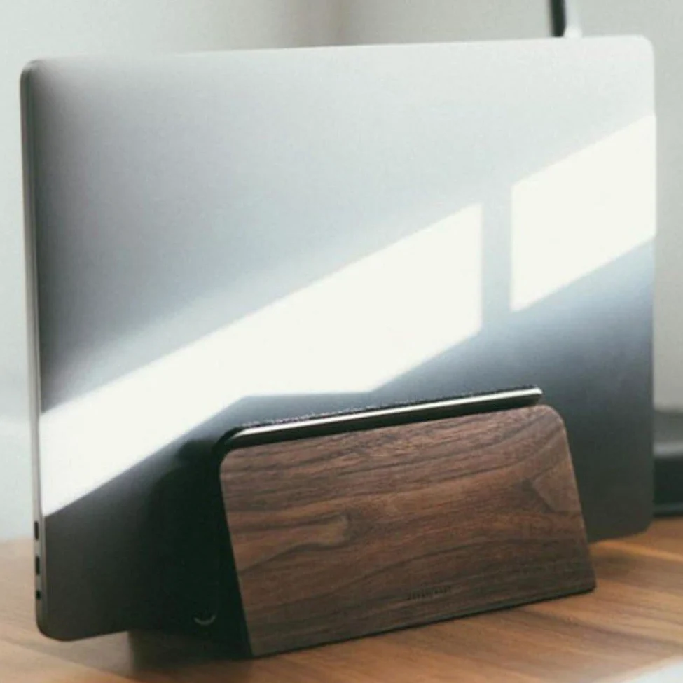 Supporto per Laptop Verticale in Legno Massello Decorazione Tavolo Supporto per Laptop per Supporto per Laptop Supporto per Laptop per Dissipazione del Calore con Base Verticale per Tablet