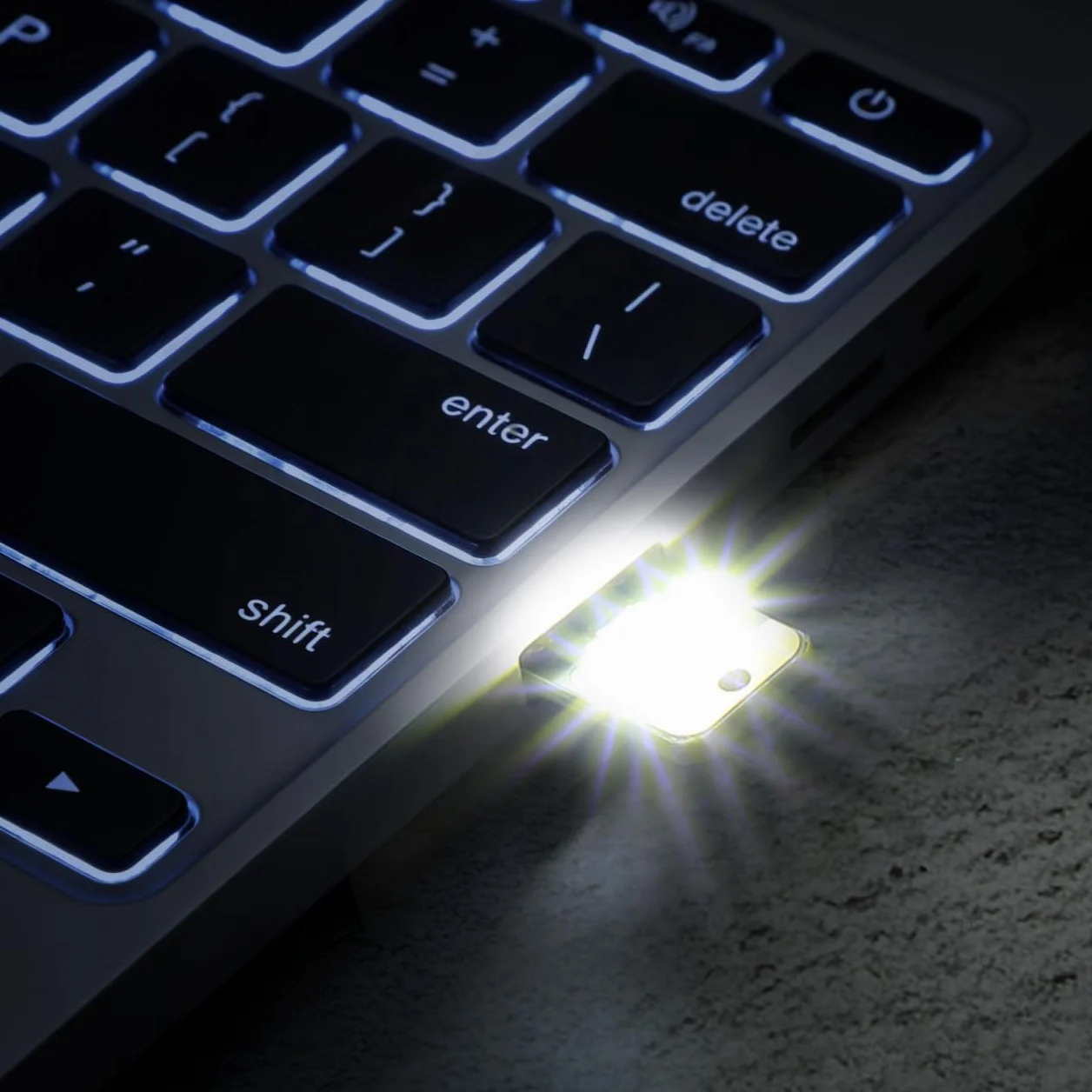 Homoyoyo Set di 5 mini USB LED luce portatile per computer portatile e da campeggio, versione PCB, ideale per emergenze, escursionismo e attività all'aria aperta