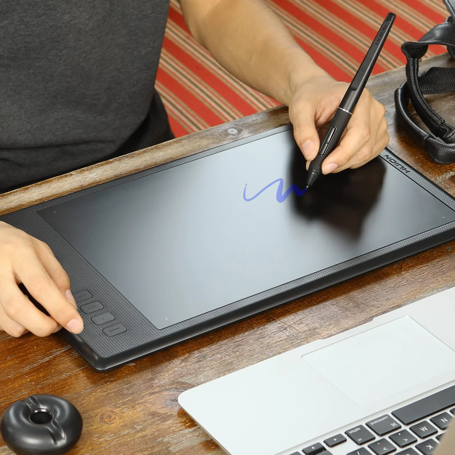HUION PW500 Penna stilo Senza Batteria 8192 Livilli Tavoletta Grafica Penna Digitale Compatibile SOLO con HUION Inspiroy Q11K V2, WH1409 V2, HS611, Q620M, GT-191 V2 (500K), PRO 20, PRO 22, PRO 22 2019