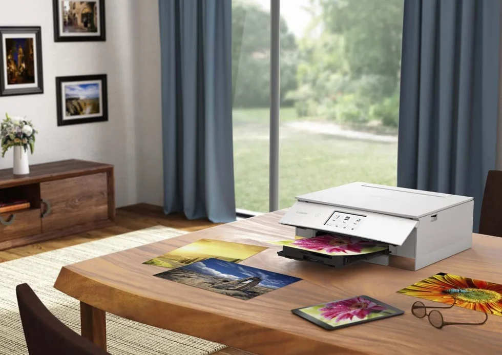 Canon PIXMA TS8351 multifunzione a getto d'inchiostro (stampa, scansione, copia, schermo touchscreen da 10,8 cm, WLAN, Wi-Fi, Print App, 4800 x 1200 Dpi). Colore: bianco.