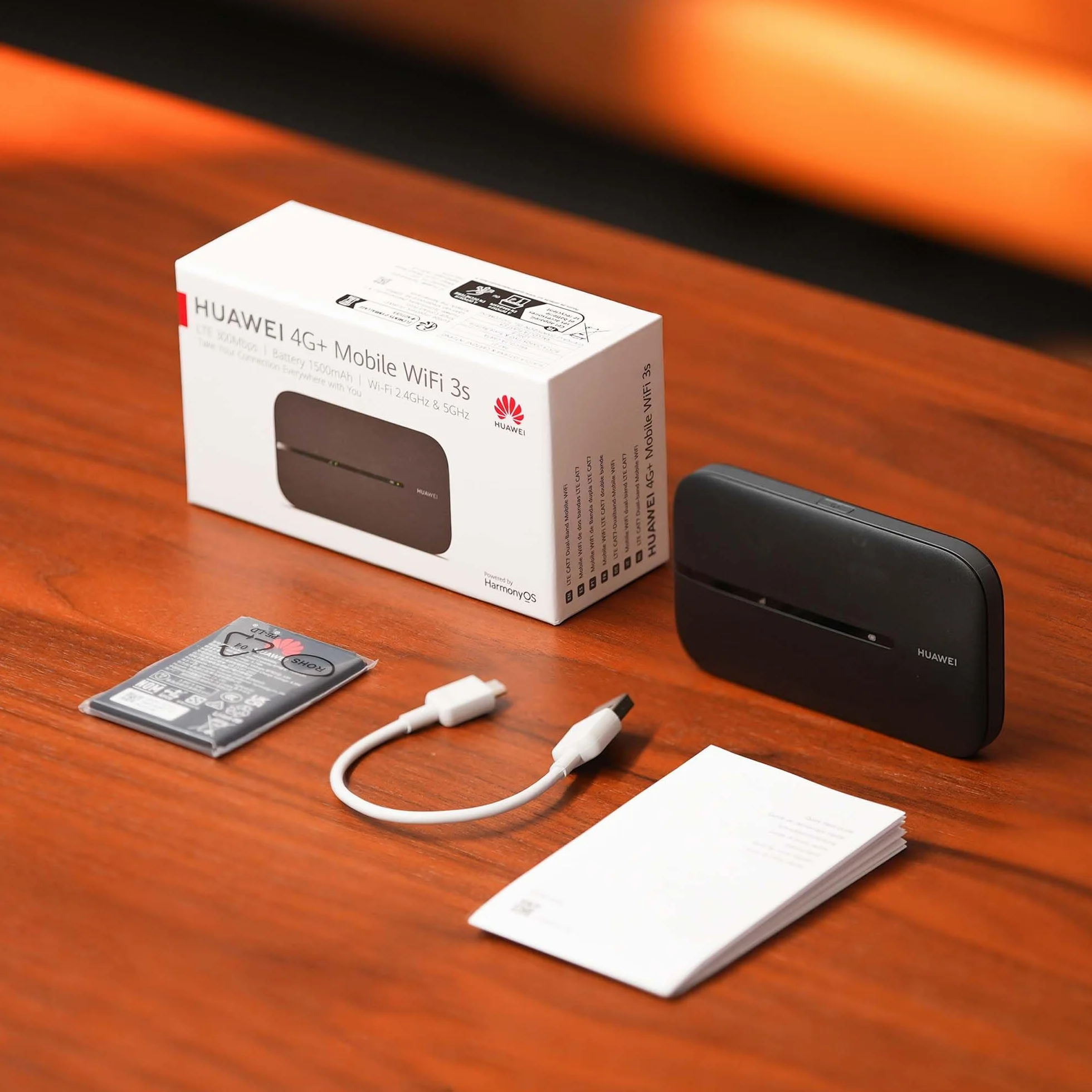HUAWEI 4G Mobile WiFi 3 E5783 Router Hotspot Cat. 7 LTE 300 Mbps Download 100 Mbps Upload
