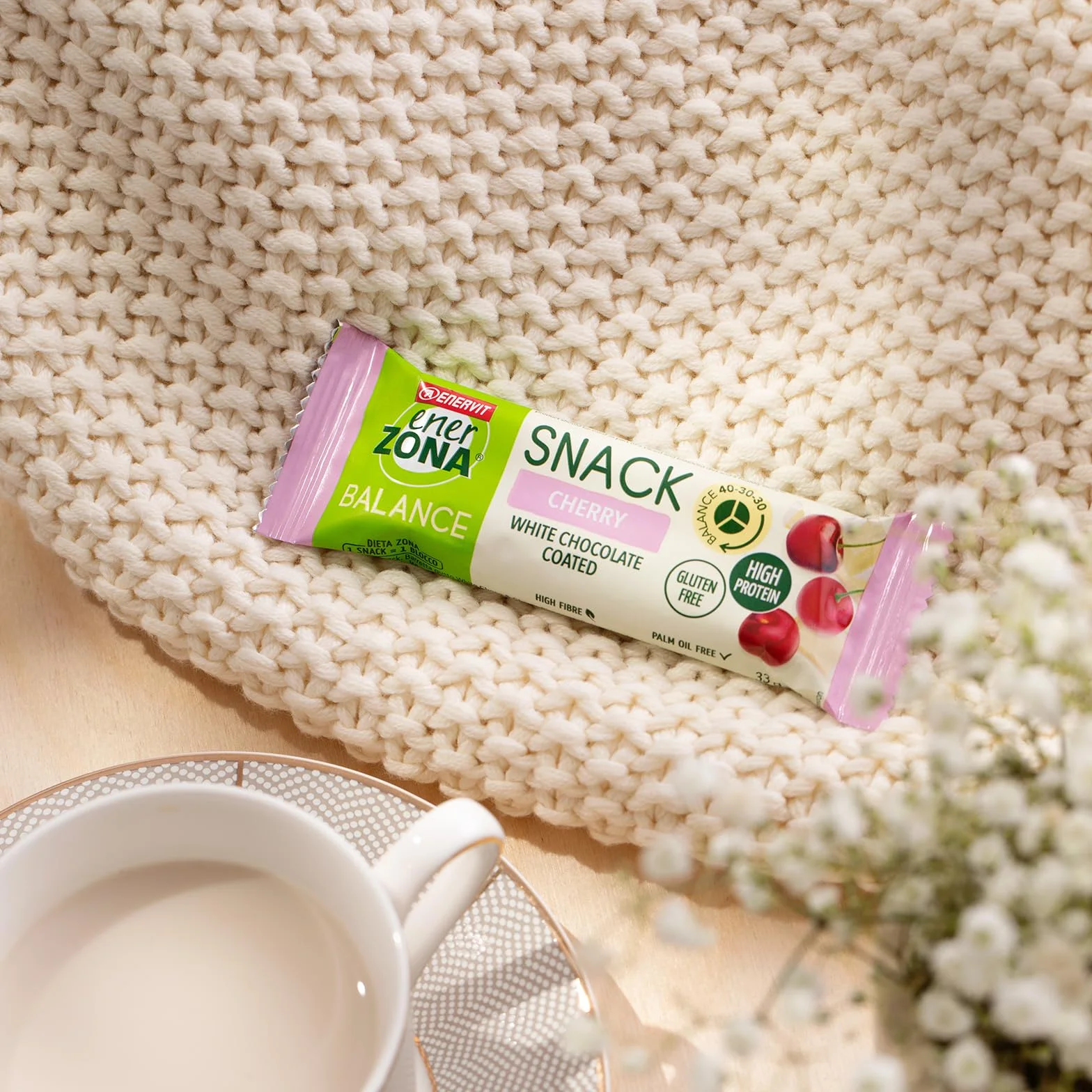 Enerzona Snack 40-30-30 Confezione 30 Barrette Gusto Amarena Copertura Cioccolato Bianco