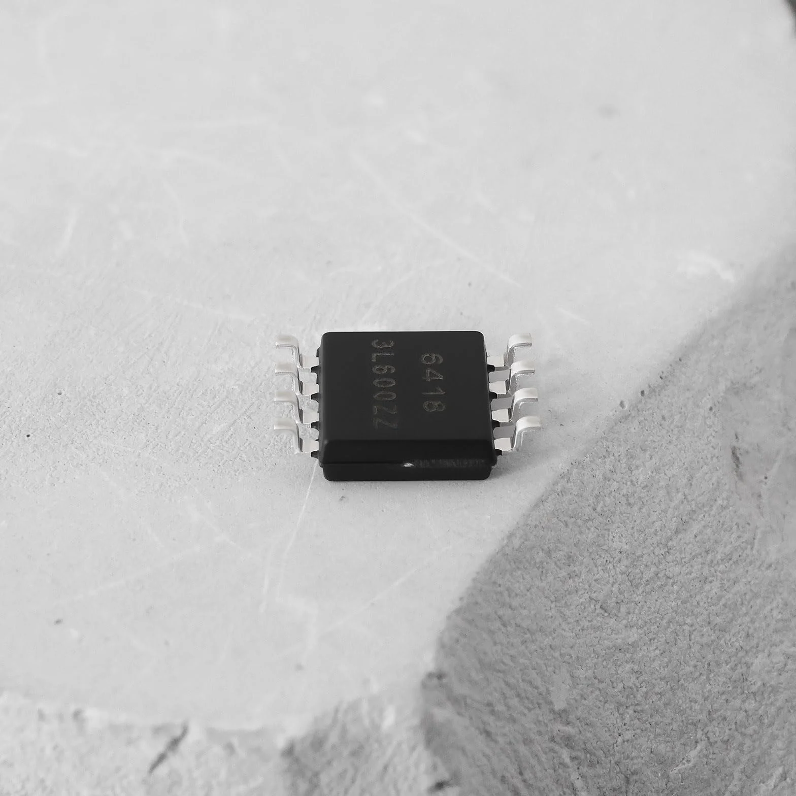 2 Pezzi Chip di Memoria Flash Seriale W25Q128JWSQ da Package SOIC-8 Interfaccia SPI per Sistemi Embedded Applicazioni di Archiviazione Dati
