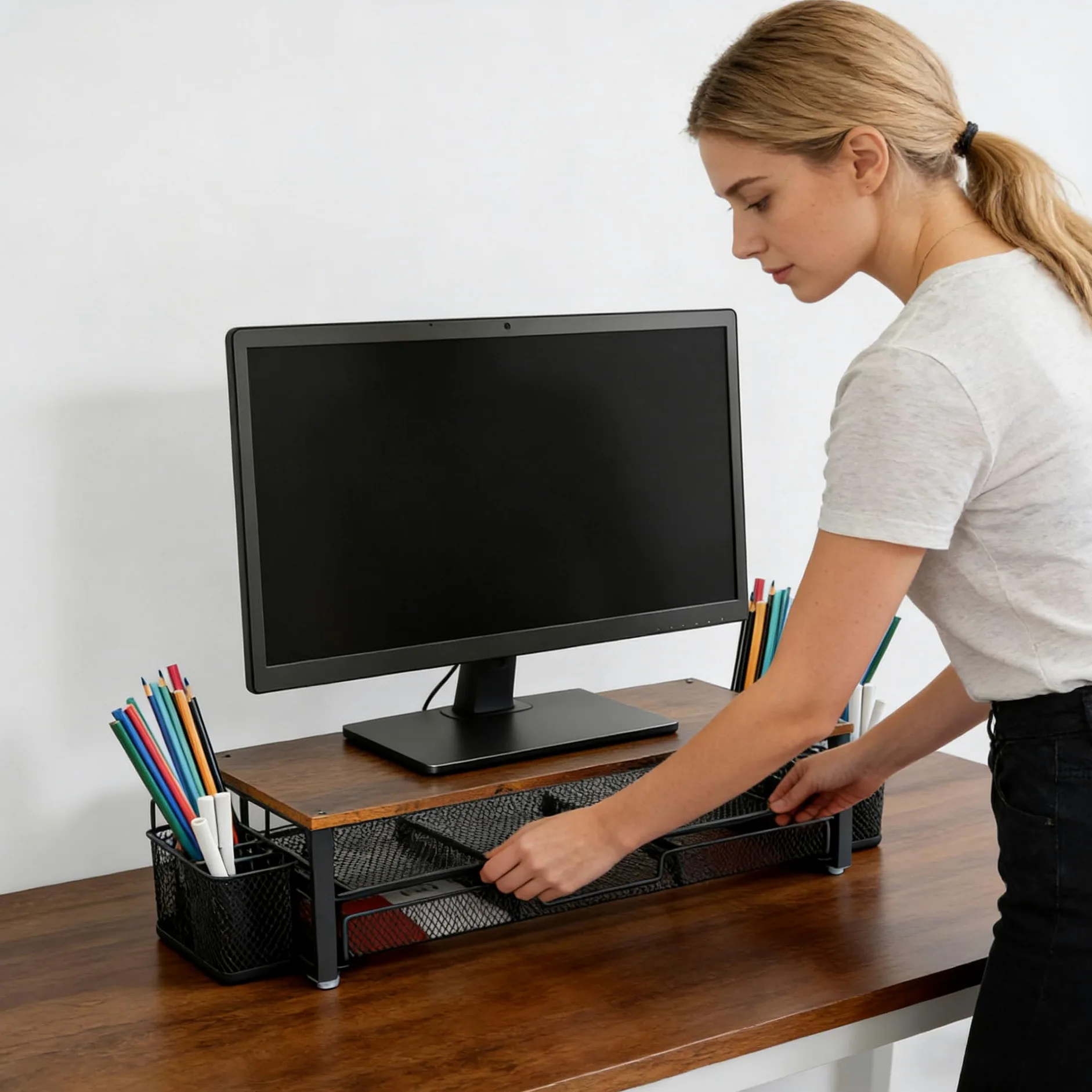 Supporto per monitor in metallo resistente con soluzione di archiviazione integrata per postazione di lavoro ordinata Supporto da scrivania ergonomico
