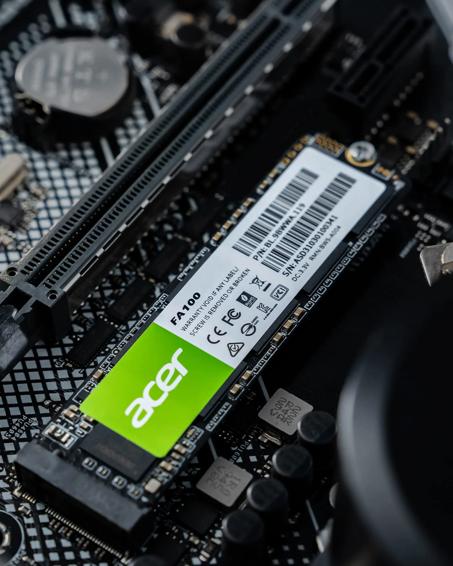 Acer FA100 SSD PCIe 3.0 NVMe 1 TB: Velocità di lettura fino a 3300 MB/s, disco interno Gen3x4 M.2 2280 con HMB e SLC - SSD per laptop/desktop e giochi.