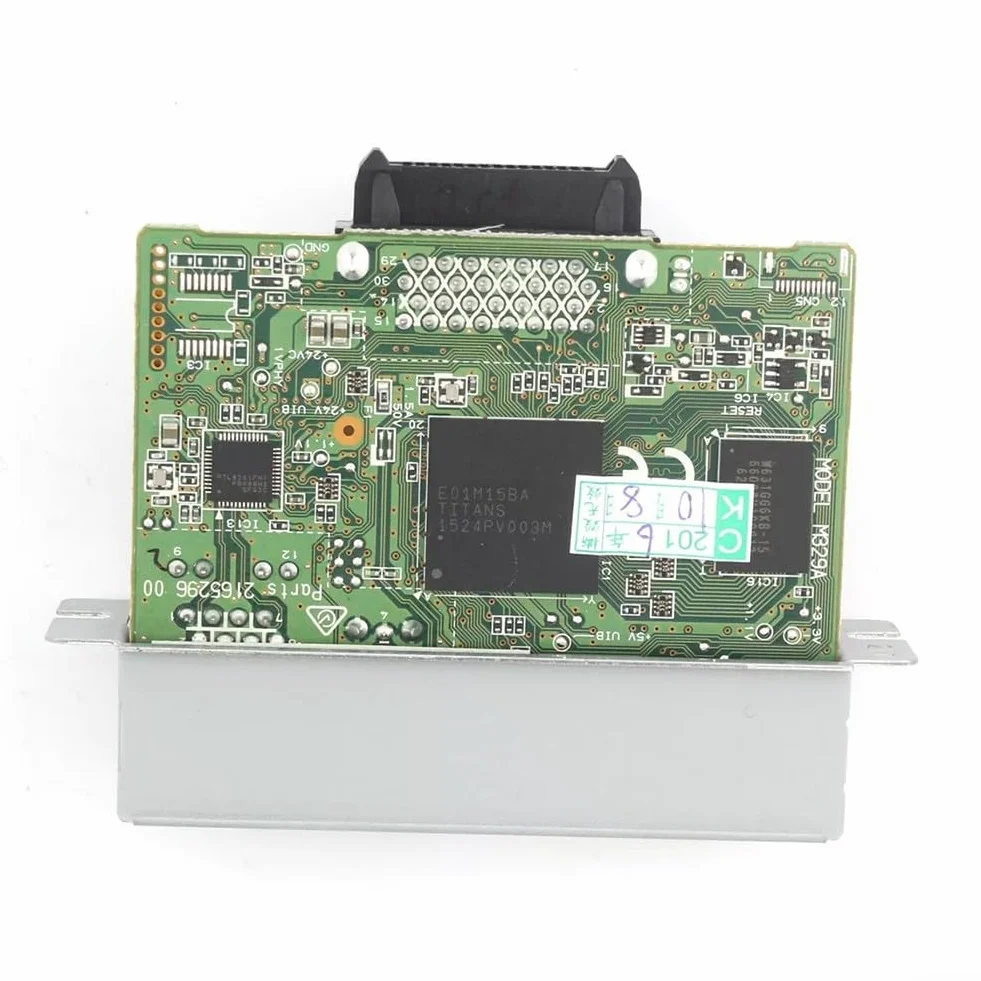 Il modulo Ethernet C32C881008 per il server di stampa UBE04 supporta la connettività 10Base T/100Base TX per le stampanti della serie TM