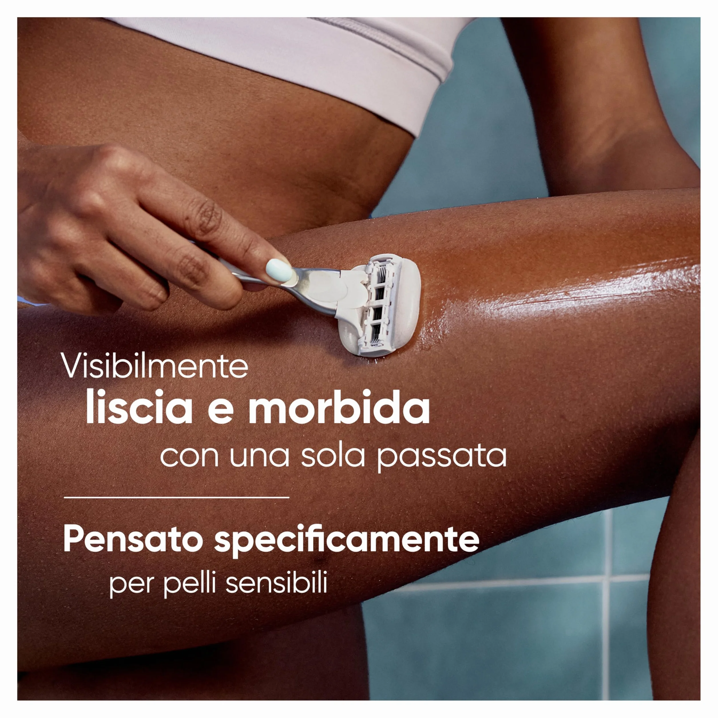 Gillette Venus Pro Comfortglide Sensitive Rasoio da Donna con Aloe, 4 Lamette di Ricambio, Manico Metallo e Gancio Doccia