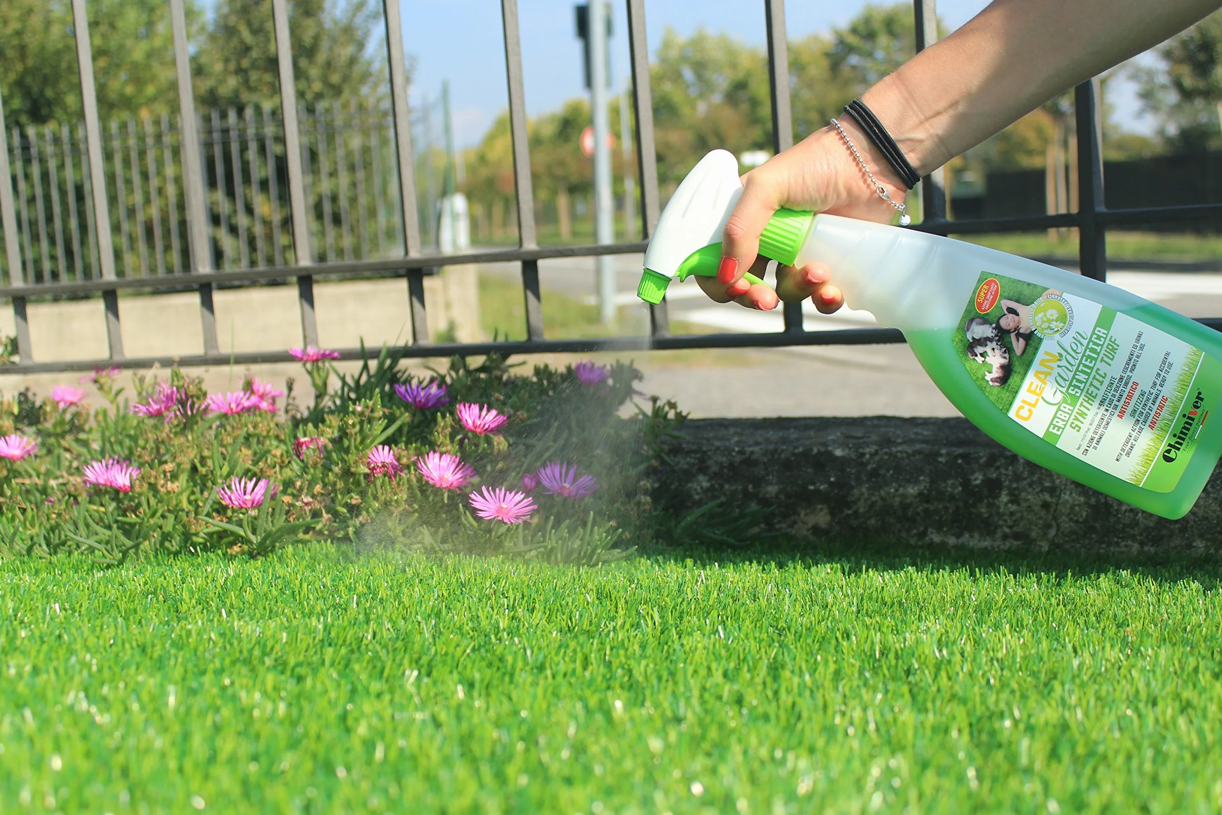 Chimiver CLEAN GARDEN PRONTO KIT 2pz Detergente alcalino sanificante prato erba sintetica 750ml