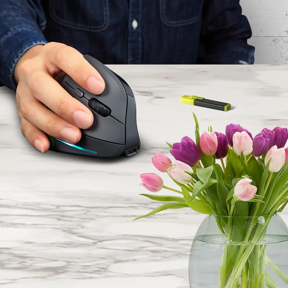 Mouse wireless verticale Mouse ergonomico ricaricabile Tri-Mode BT+2.4GHz+mouse ottico cablato