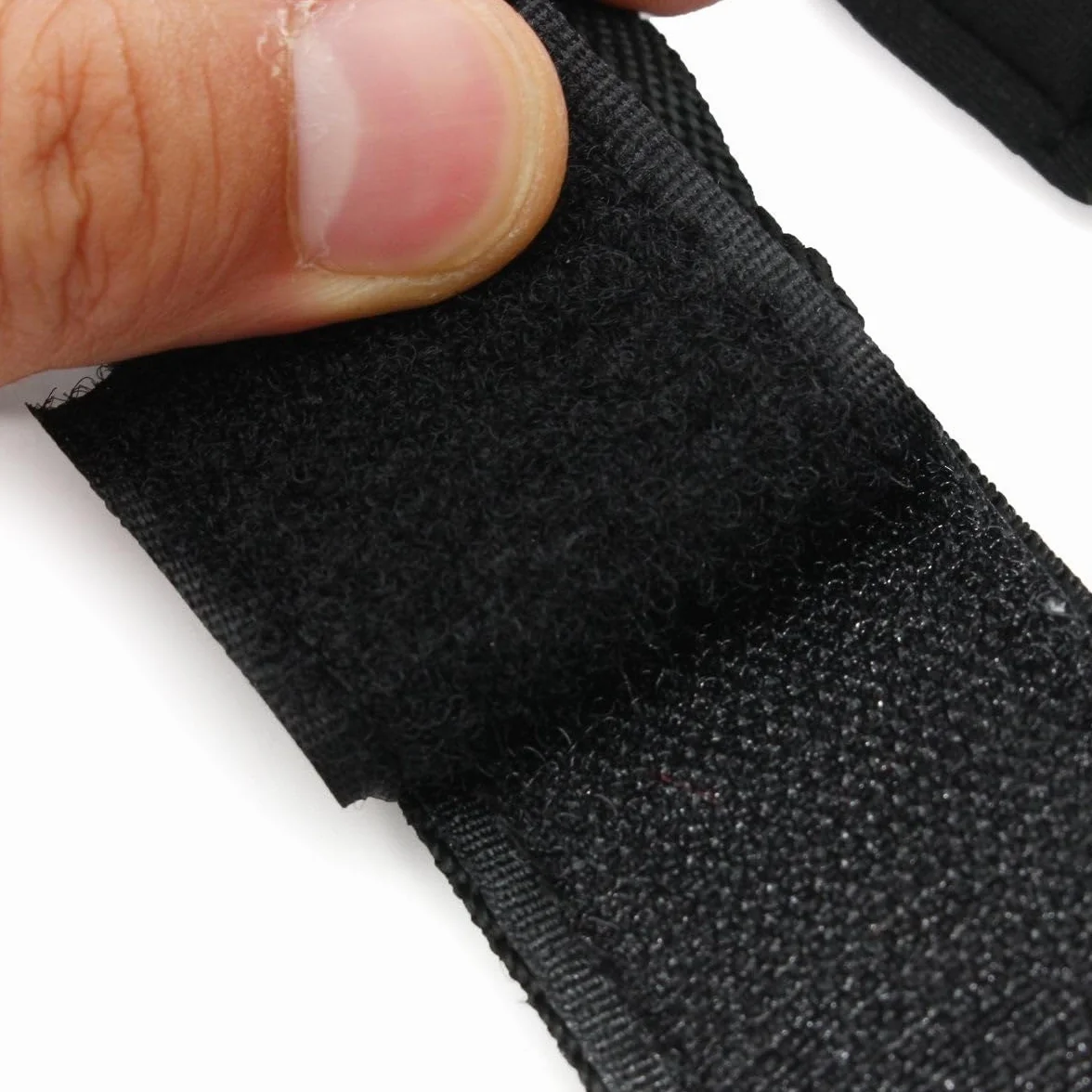 BONDAGERIE® Costrittivo Gàgbàll in silicone medico con manette regolabile