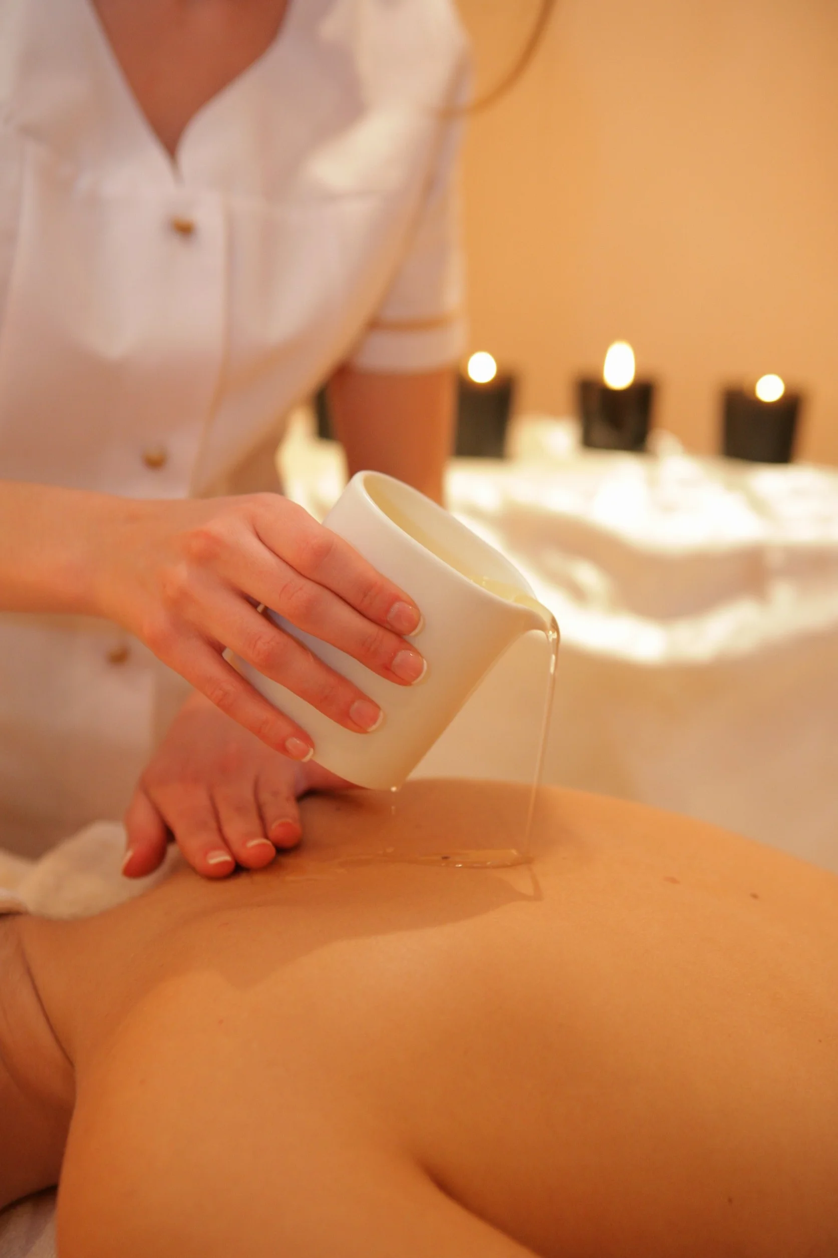Oskia Skin Smoothing Massage Candle 200g