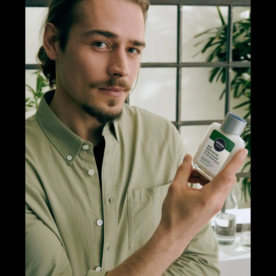 NIVEA MEN Sensitive Pro Balsamo Dopobarba Ultra-Calming 100 ml, After Shave Uomo con Olio di Semi di Canapa e Vitamina E