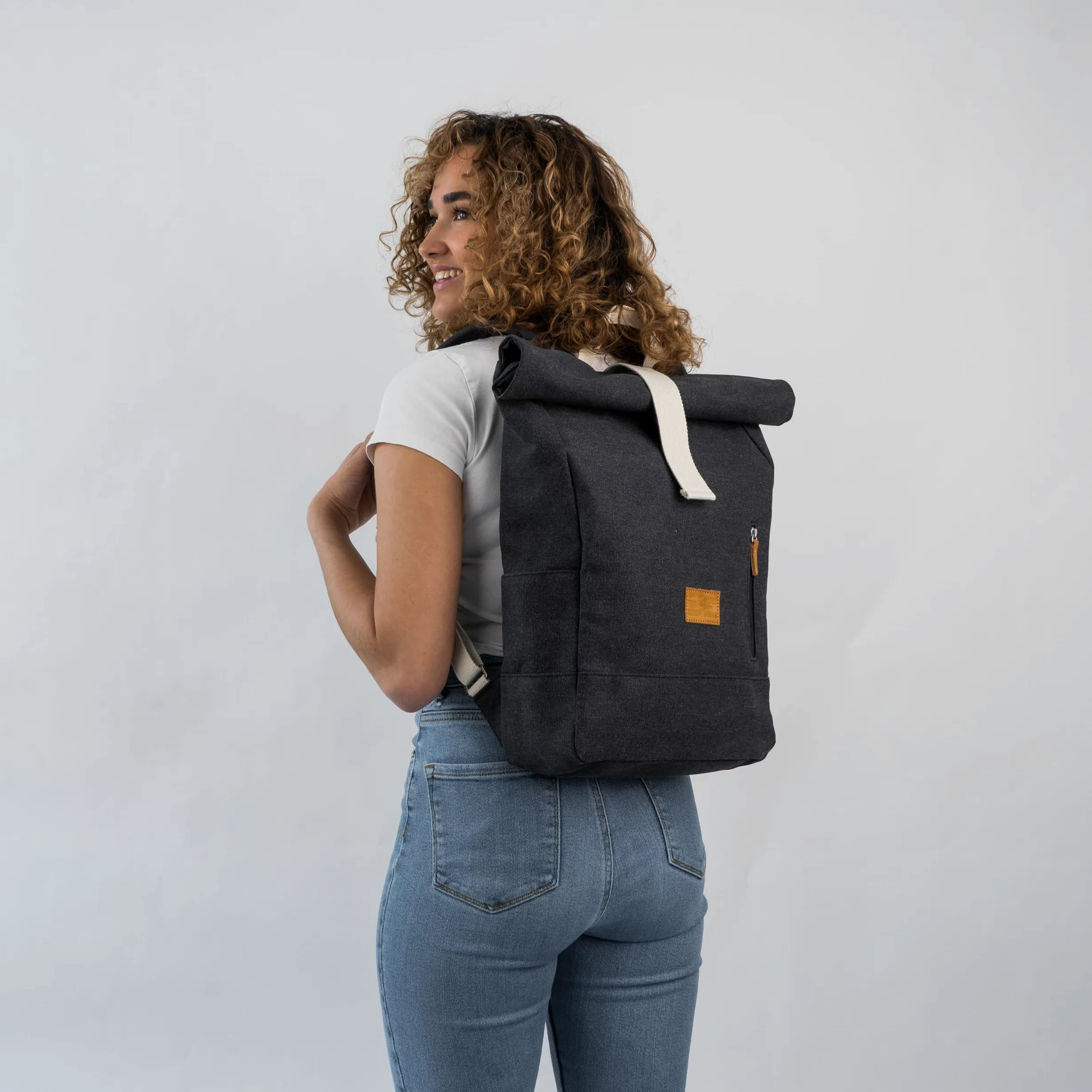 Johnny Urban Zaino Porta PC Donna e Uomo - Adam Medium - Rolltop per Lavoro Viaggio Università - Scomparto per Laptop 15.6 Pollici - Idrorepellente