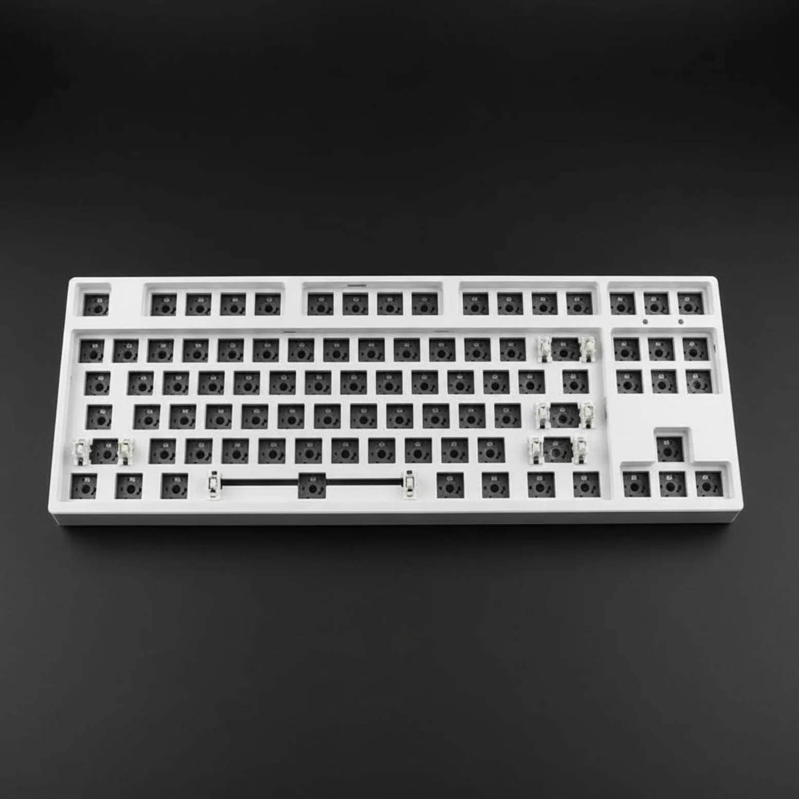 Tastiera Meccanica Personalizzabile TKL 87 Tasti Kit Tastiera Layout Senza Numerico Periferica PC Connettività 5.0 2.4G USB C Retroilluminazione RGB, White