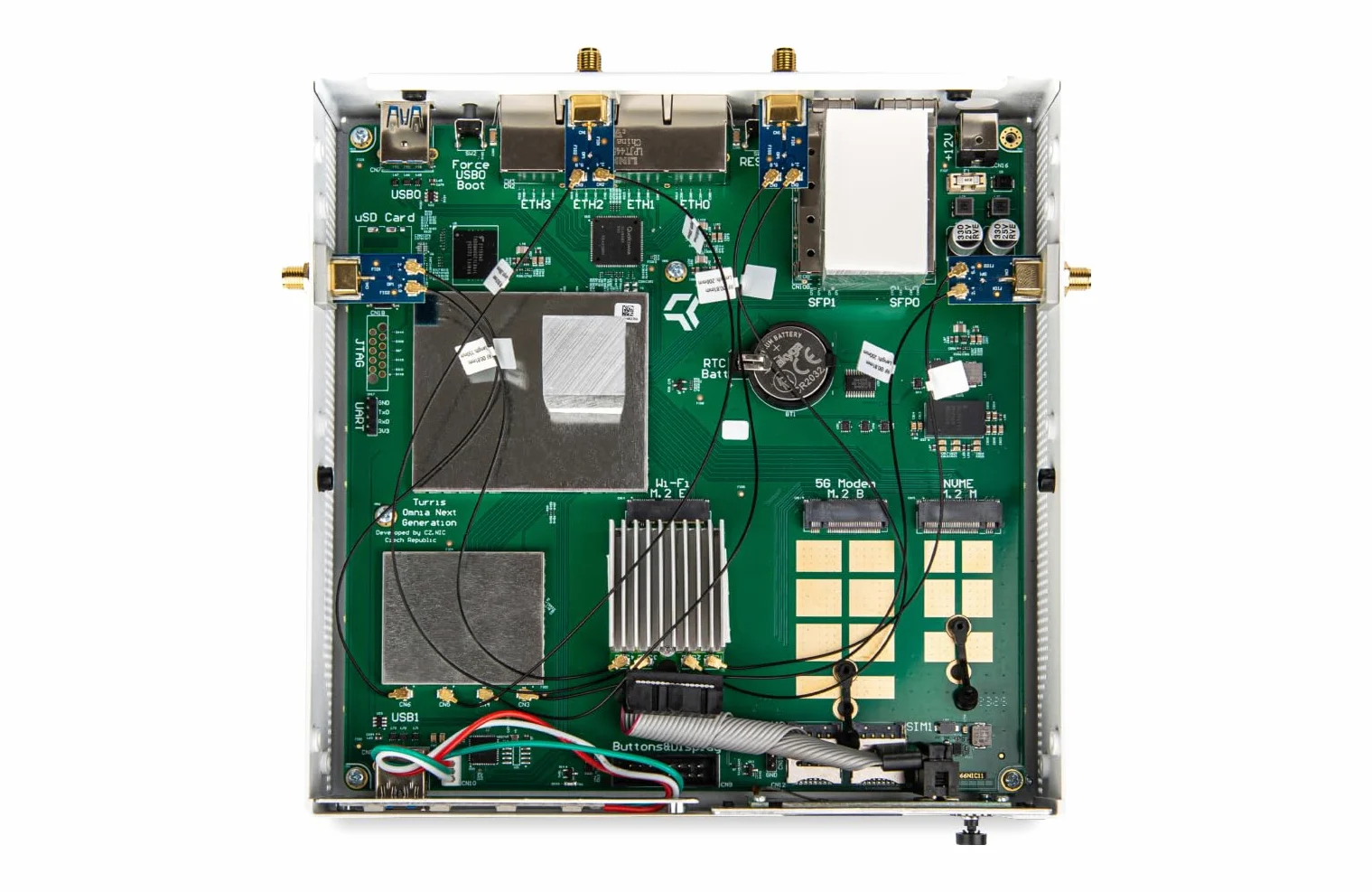Turris Omnia NG Router Wi-Fi 7, Router di Rete ad Alta Velocità, 2 Porte SFP+ 10Gbps, 4 Porte RJ45 2.5Gbps, Nero, OpenWRT