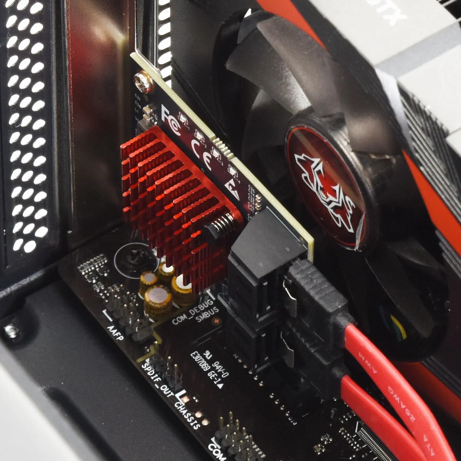 ELUTENG Scheda PCIe SATA a 4 Porte, 6Gbps Scheda di Espansione del Controller PCI-E X1 SATA 3.0 Con Staffa a Basso Profilo, Non-Raid, Avvio Come Disco Di Sistema, Supporto di 4 Dispositivi SA TA 3.0